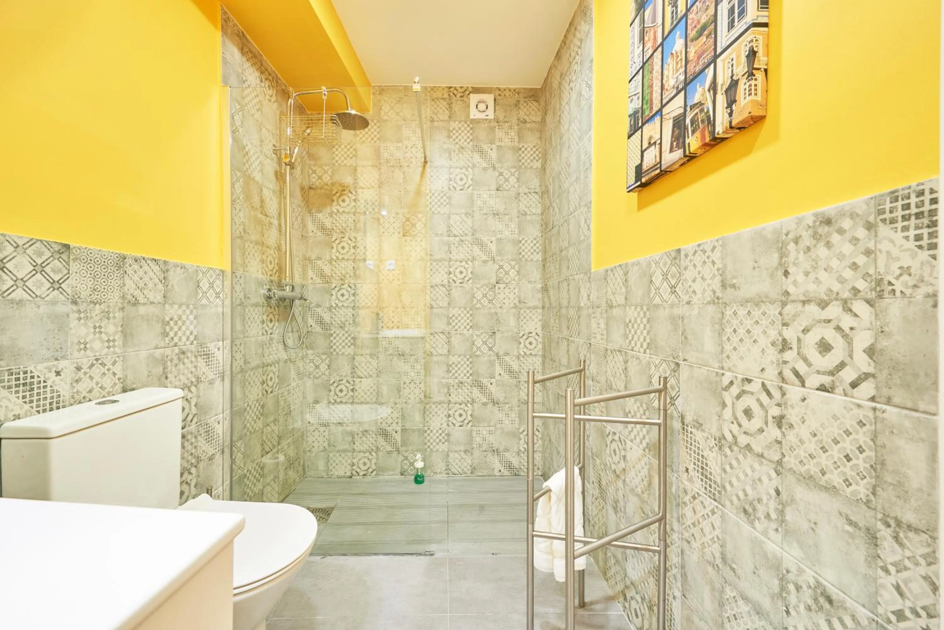 Bathroom in Lisbon Inn Bica Suites