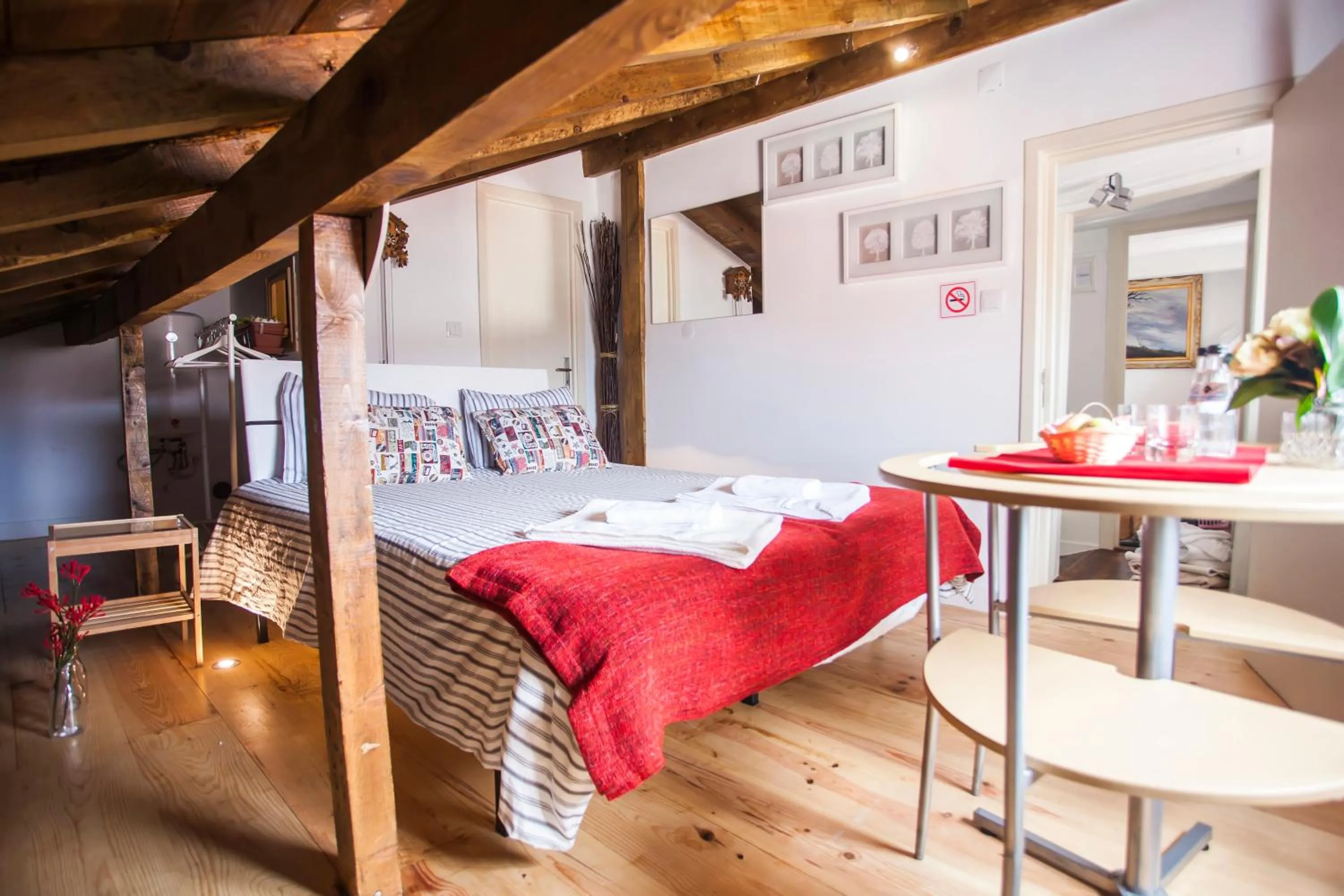 Bedroom, Bed in Lisbon Inn Bica Suites