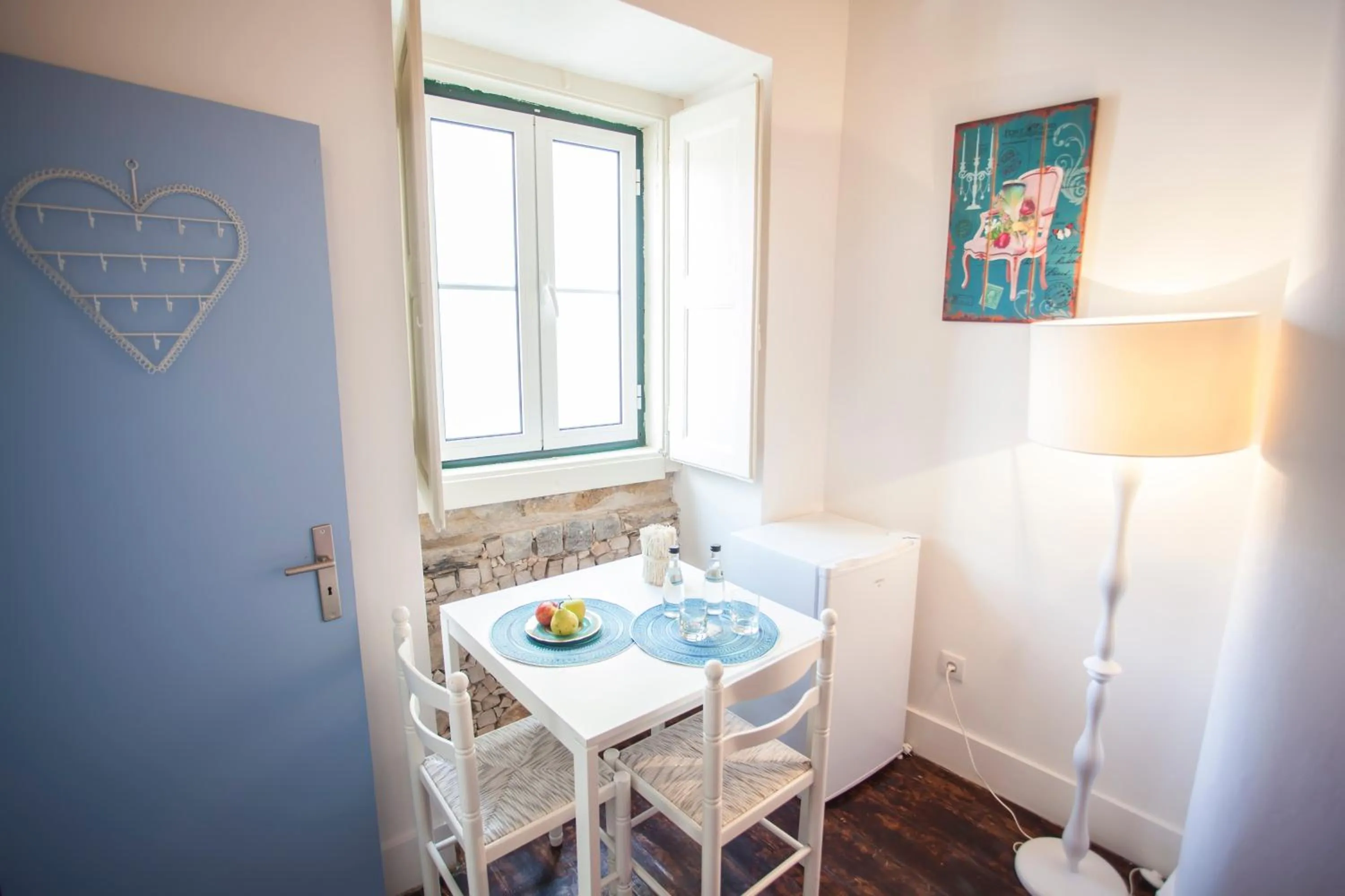 Kitchen or kitchenette in Lisbon Inn Bica Suites