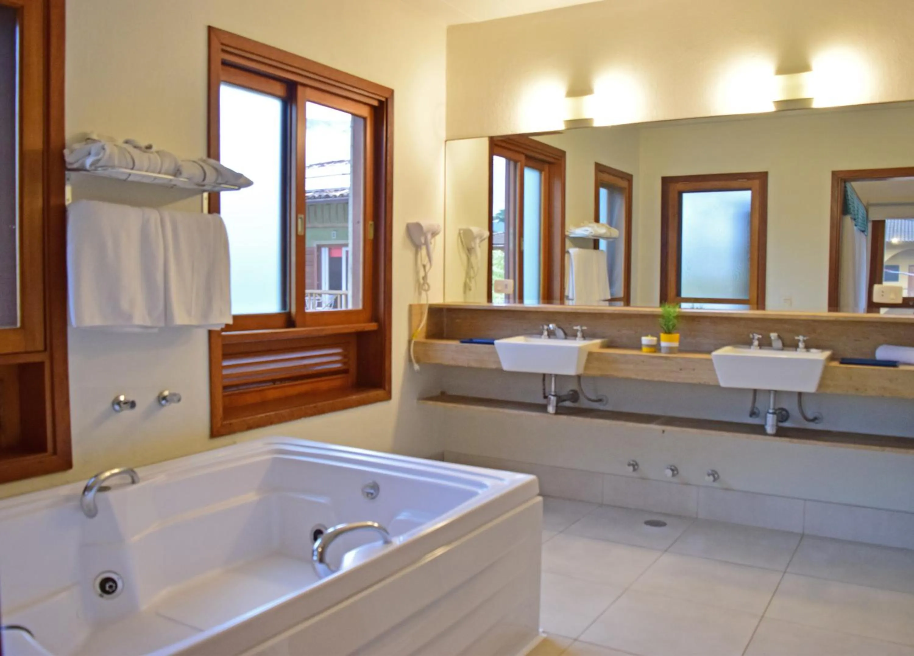 Bathroom in Bella Ilha Pousada