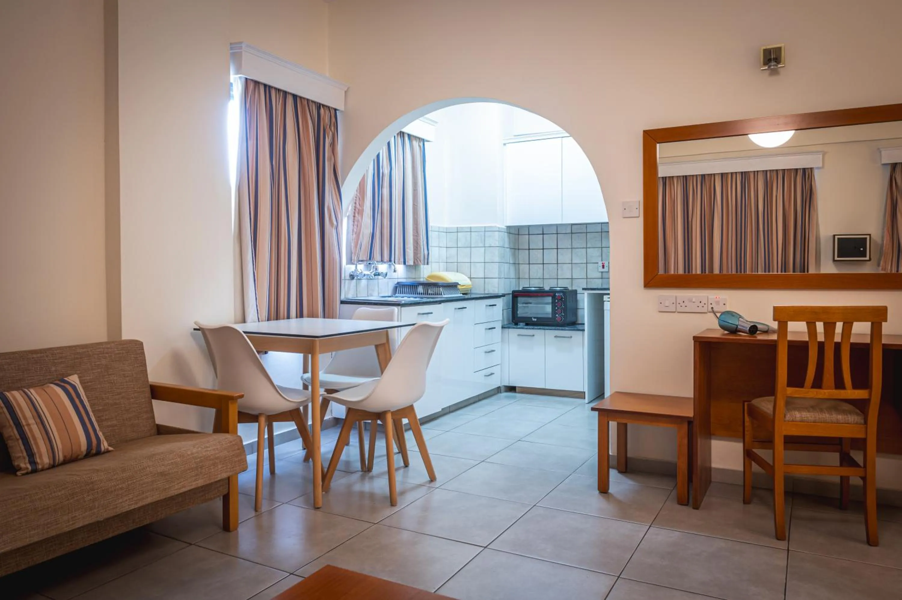 Kitchen or kitchenette in Kefalos Damon Hotel Apartments
