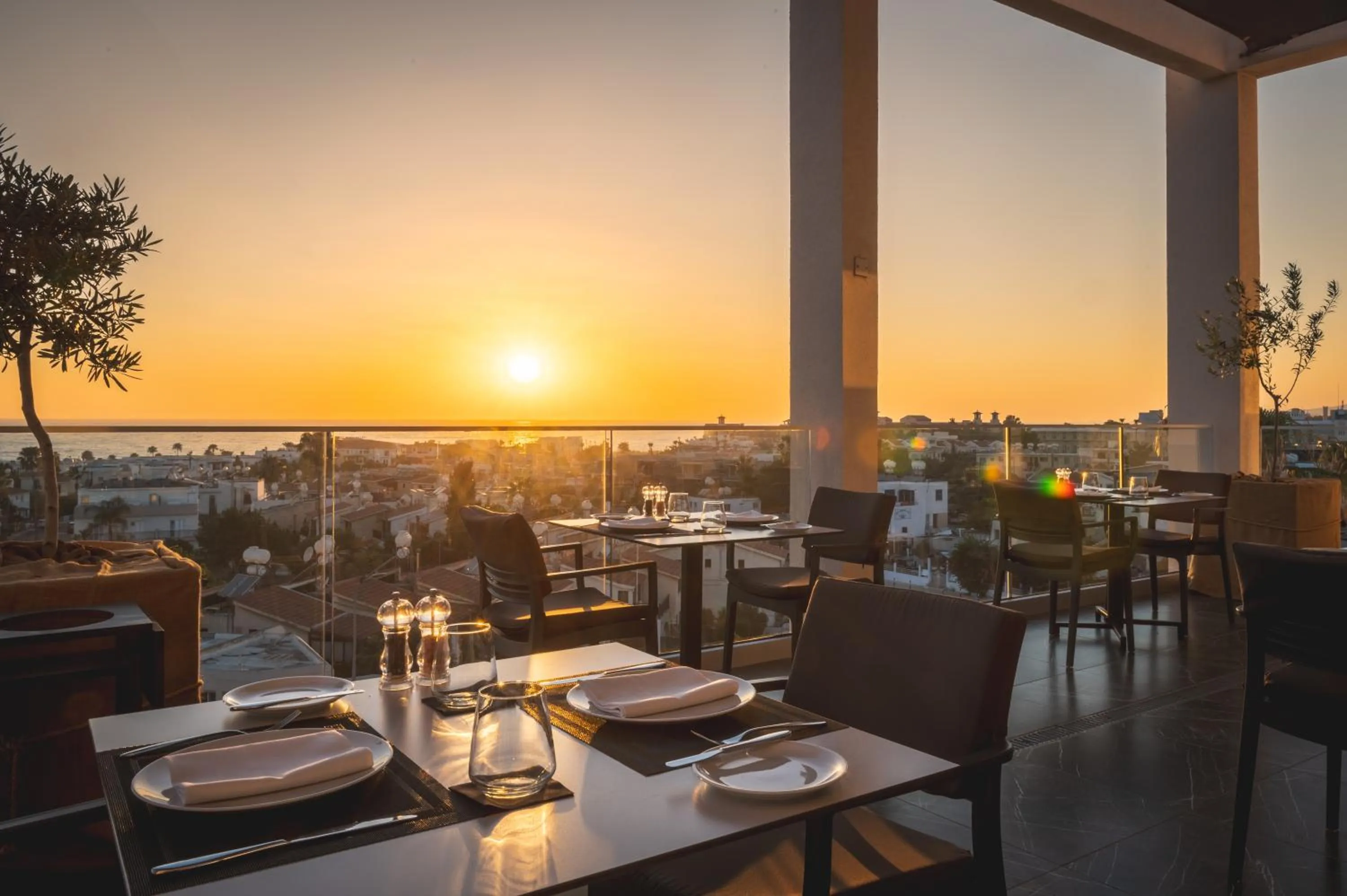 Restaurant/places to eat in Kefalos Damon Hotel Apartments