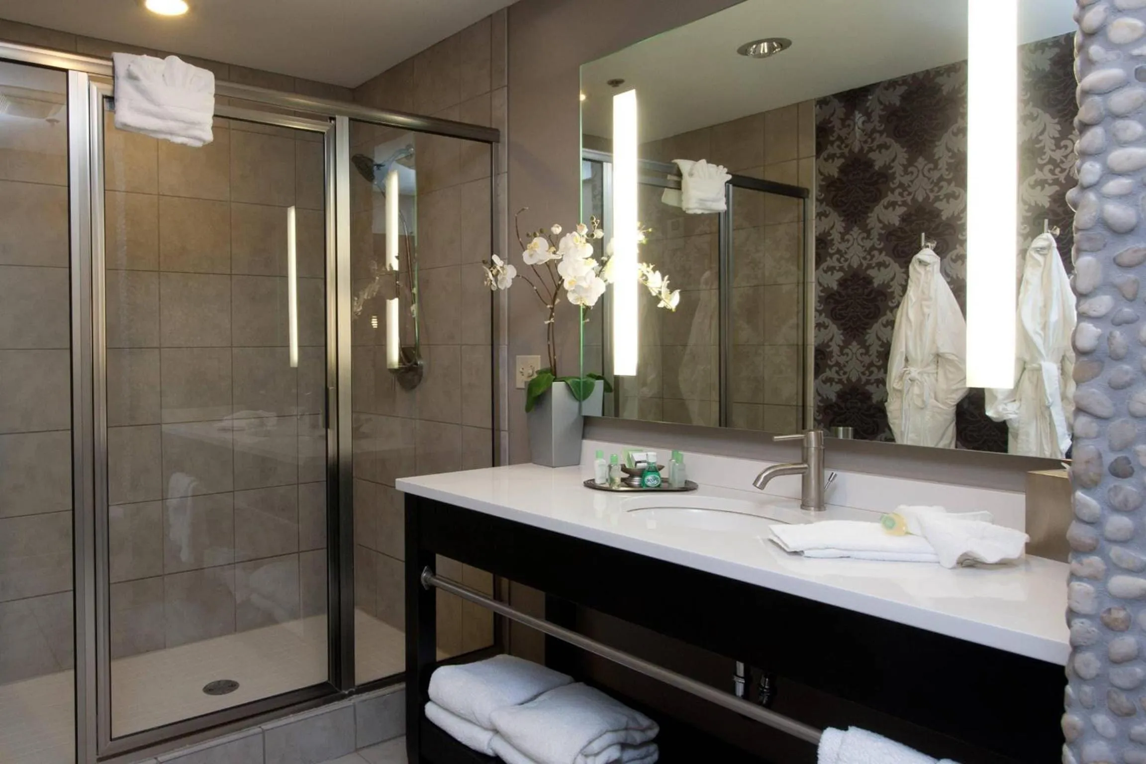 Bedroom in The Giacomo, an Ascend Collection Hotel