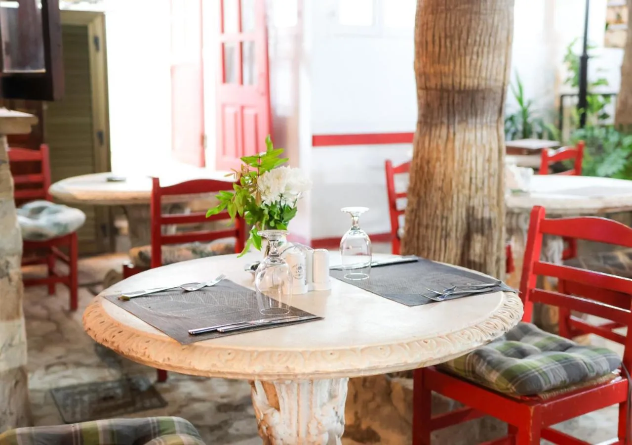 Kiniras Traditional Hotel & Restaurant