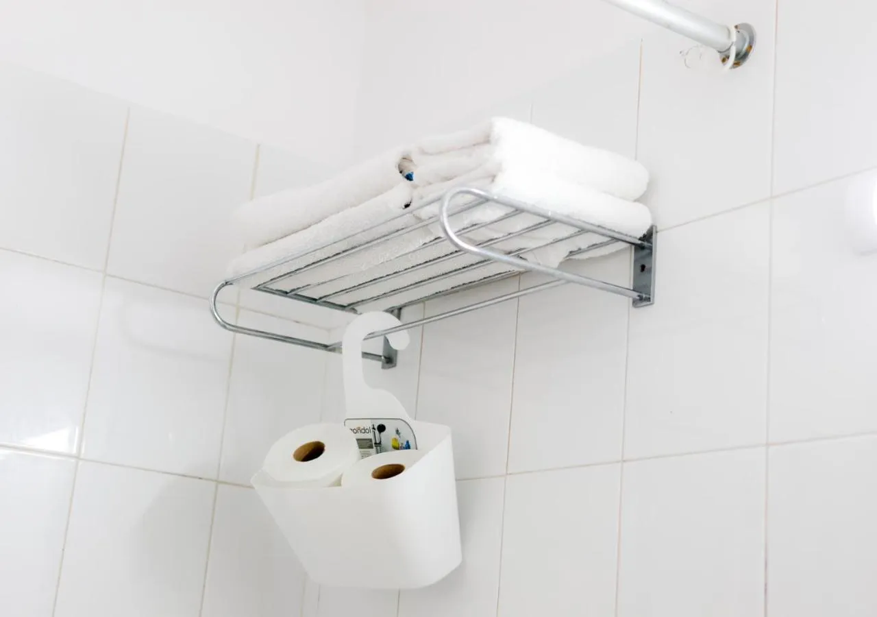 Shower in Kiniras Traditional Hotel & Restaurant