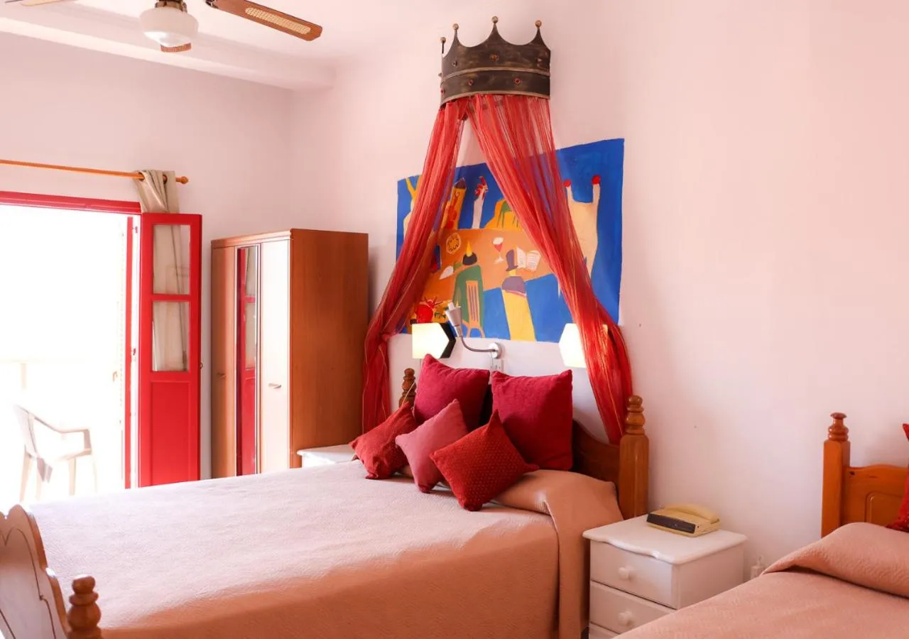 Kiniras Traditional Hotel & Restaurant