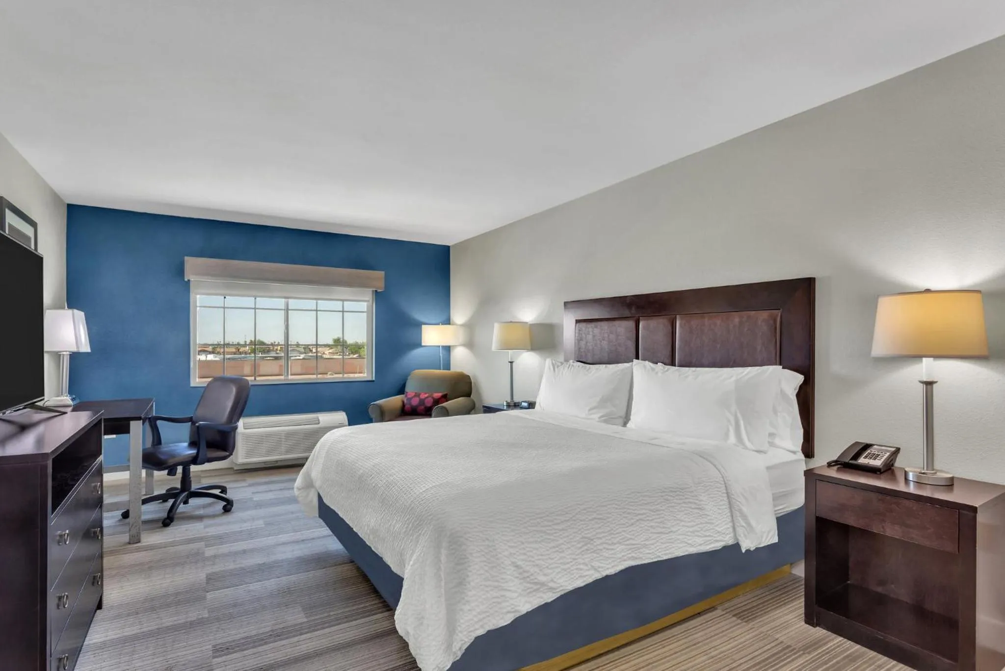 Photo of the whole room, Bed in Holiday Inn Express Hotel & Suites El Centro by IHG