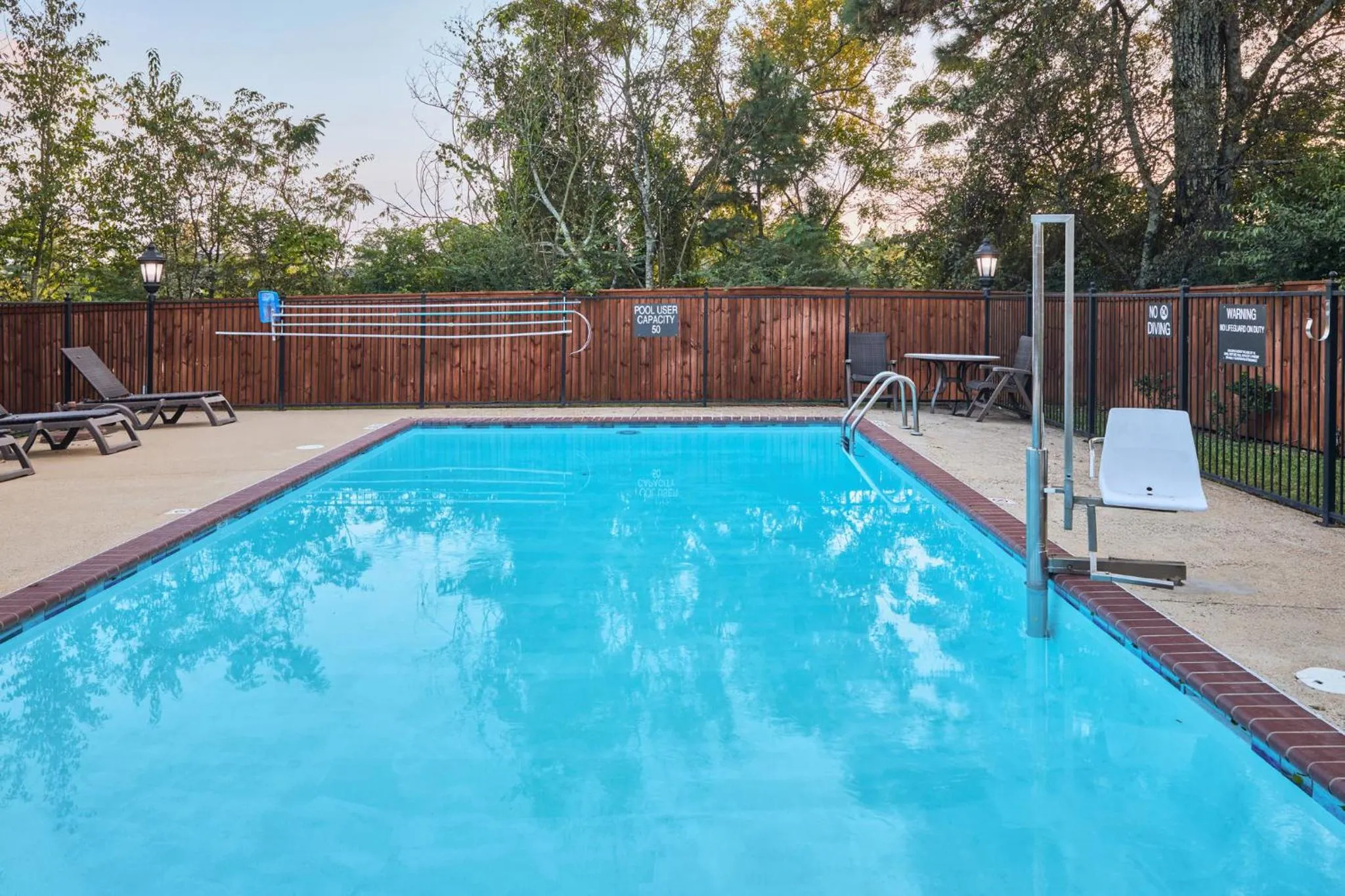 Swimming pool in Candlewood Suites Hot Springs by IHG