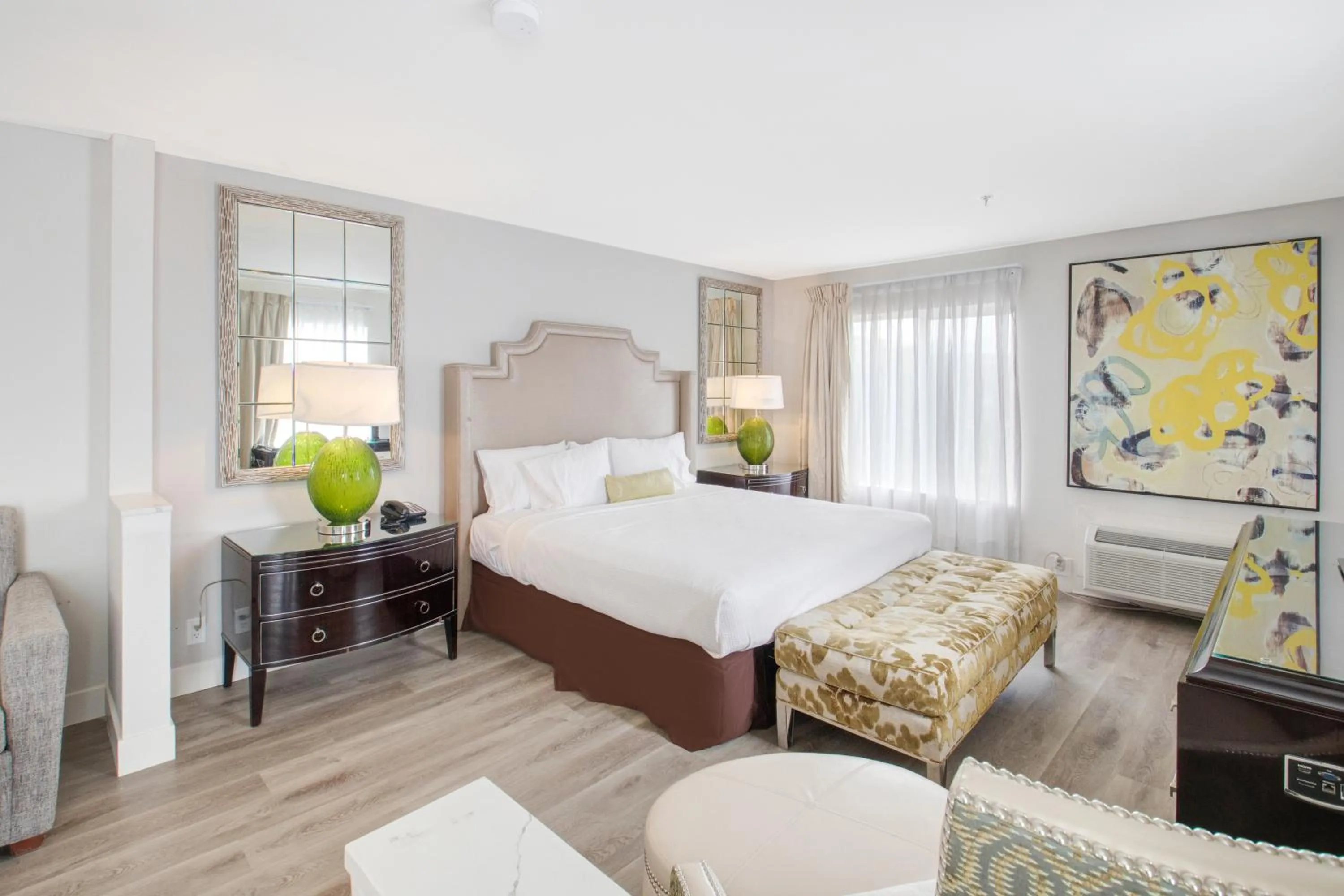 Photo of the whole room, Bed in Elkotel