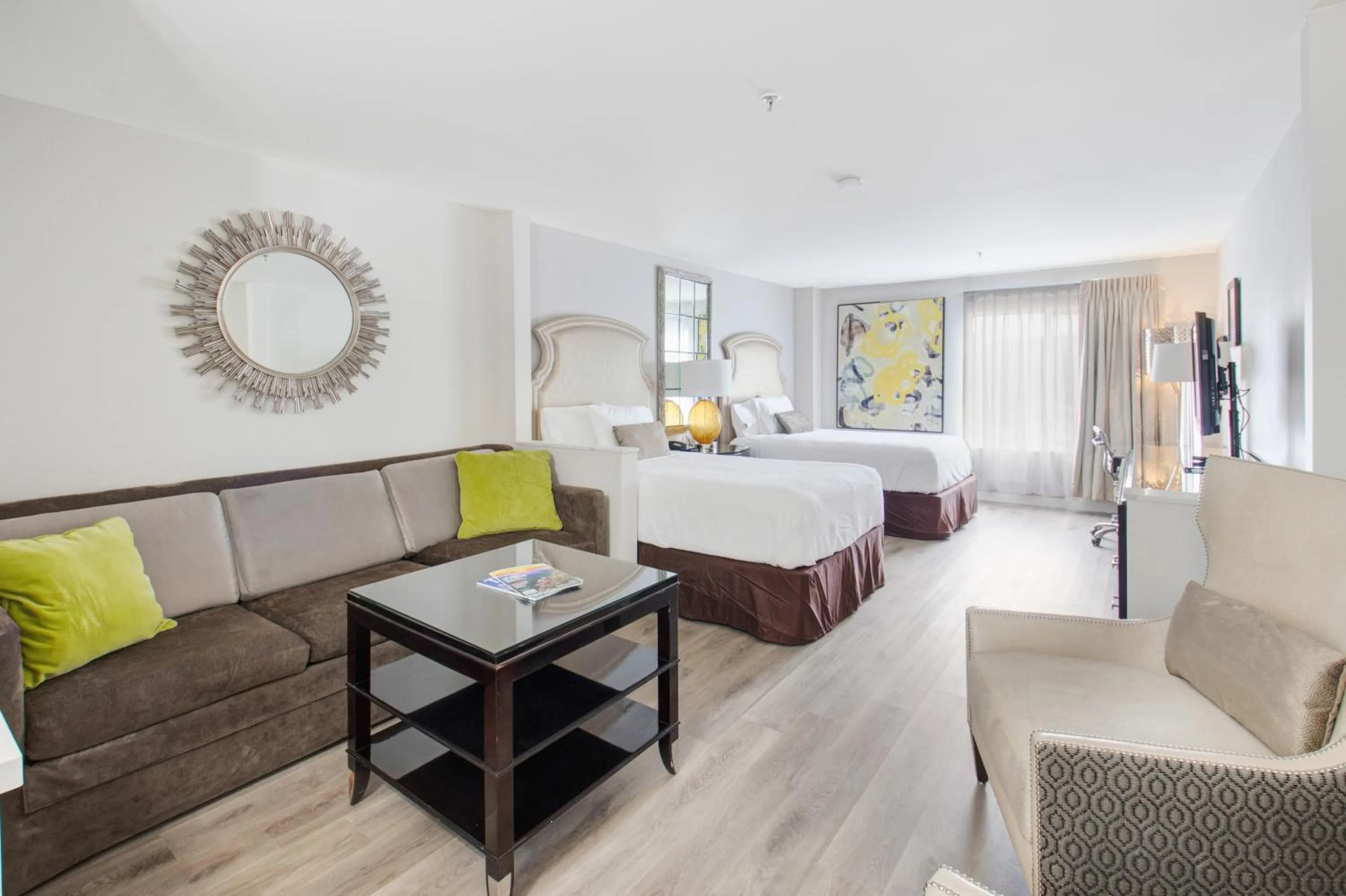 Photo of the whole room in Elkotel