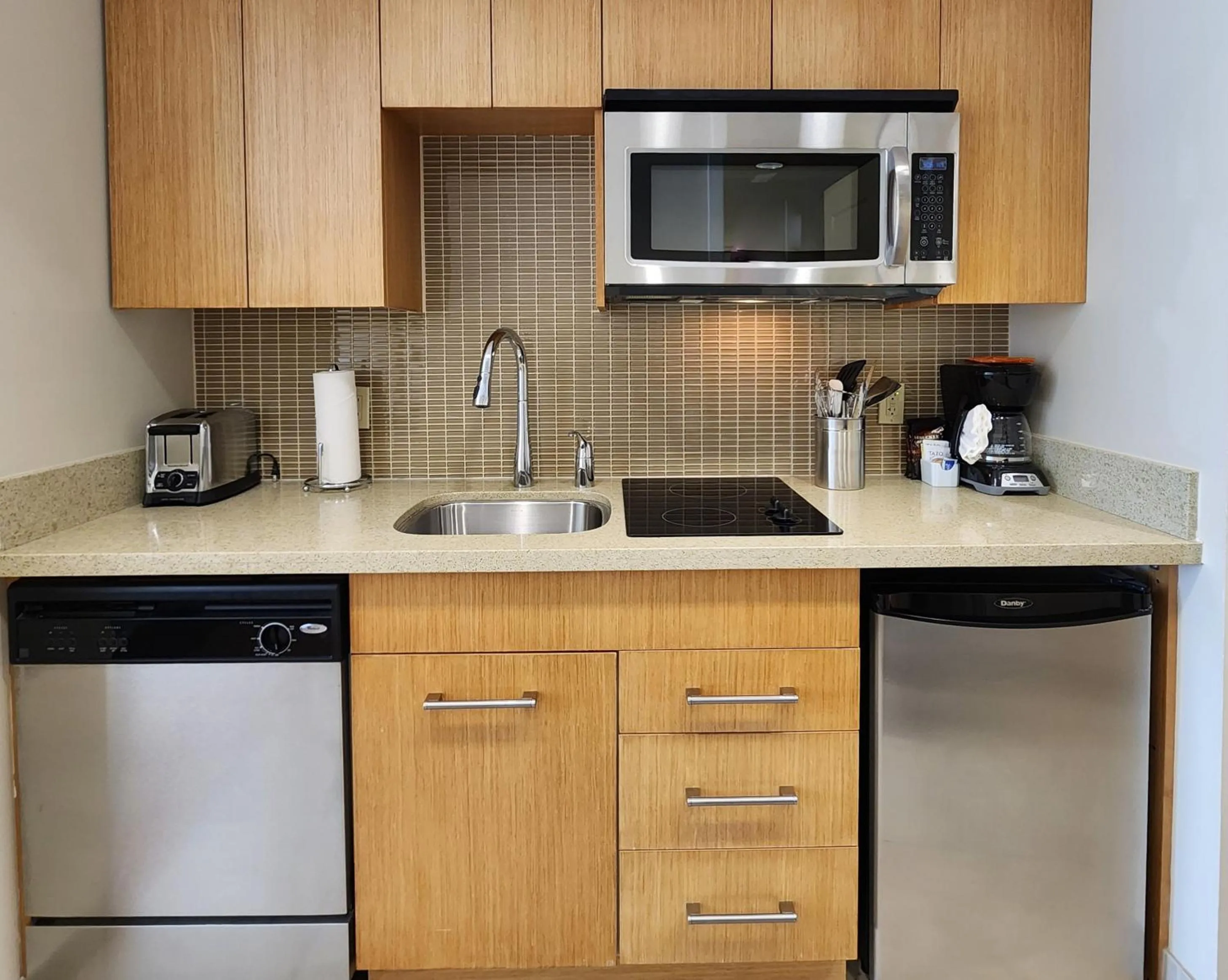 Kitchen or kitchenette in Watermark Beach Resort