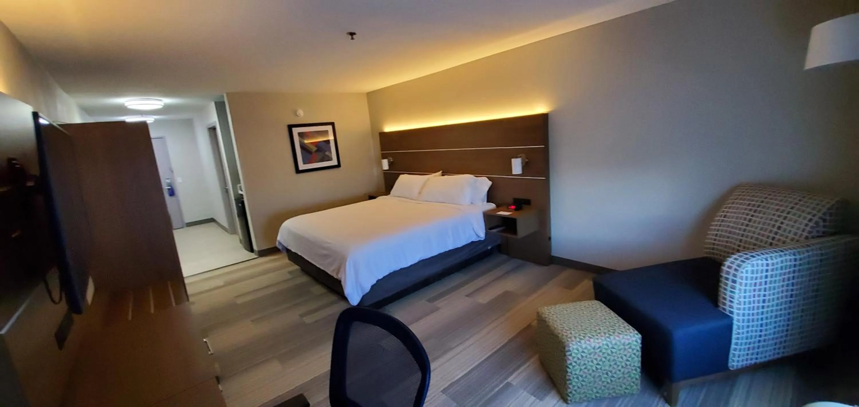 Photo of the whole room, Bed in Holiday Inn Express Hotel & Suites Kinston by IHG
