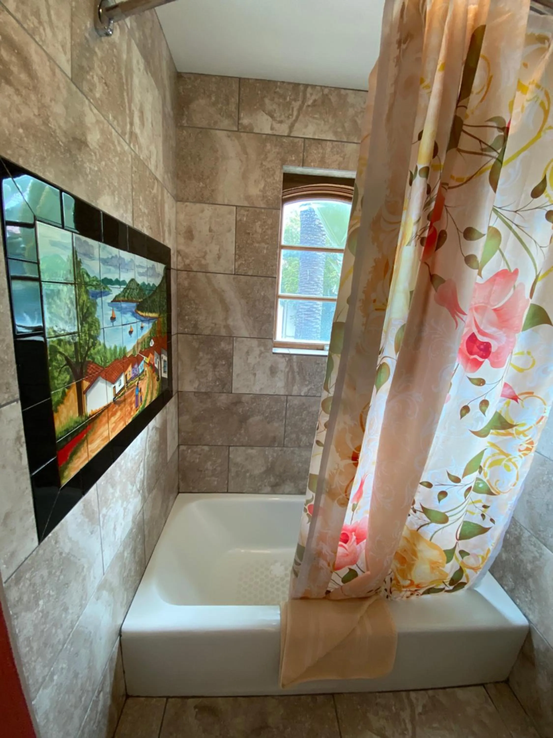 Shower in Villa Rosa Inn