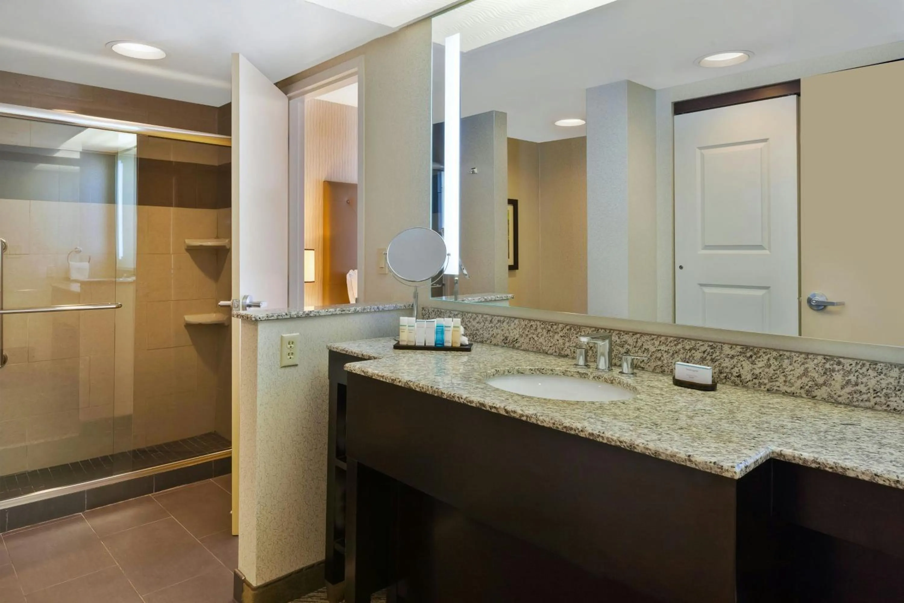 Bathroom in Hotel Auburn Hills