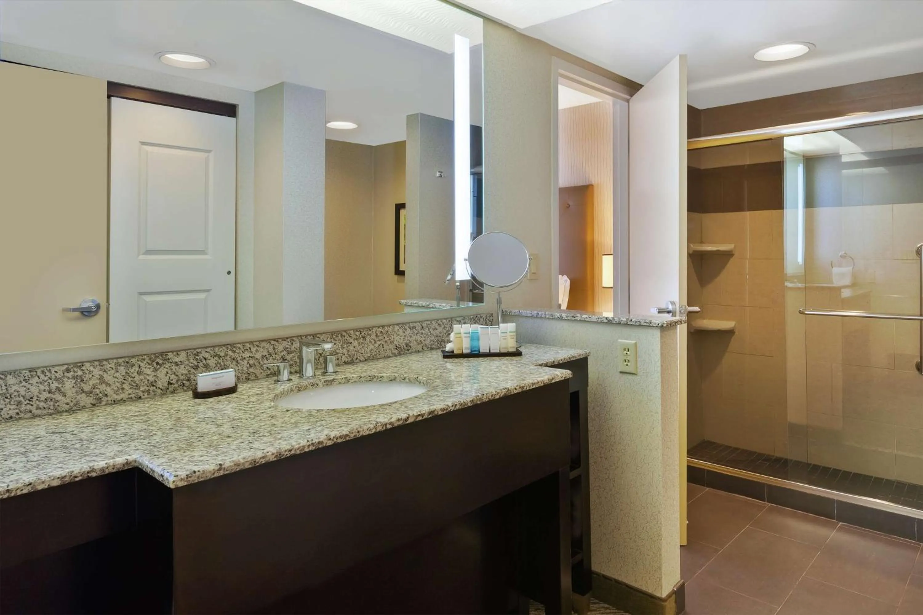 Bathroom in Hotel Auburn Hills