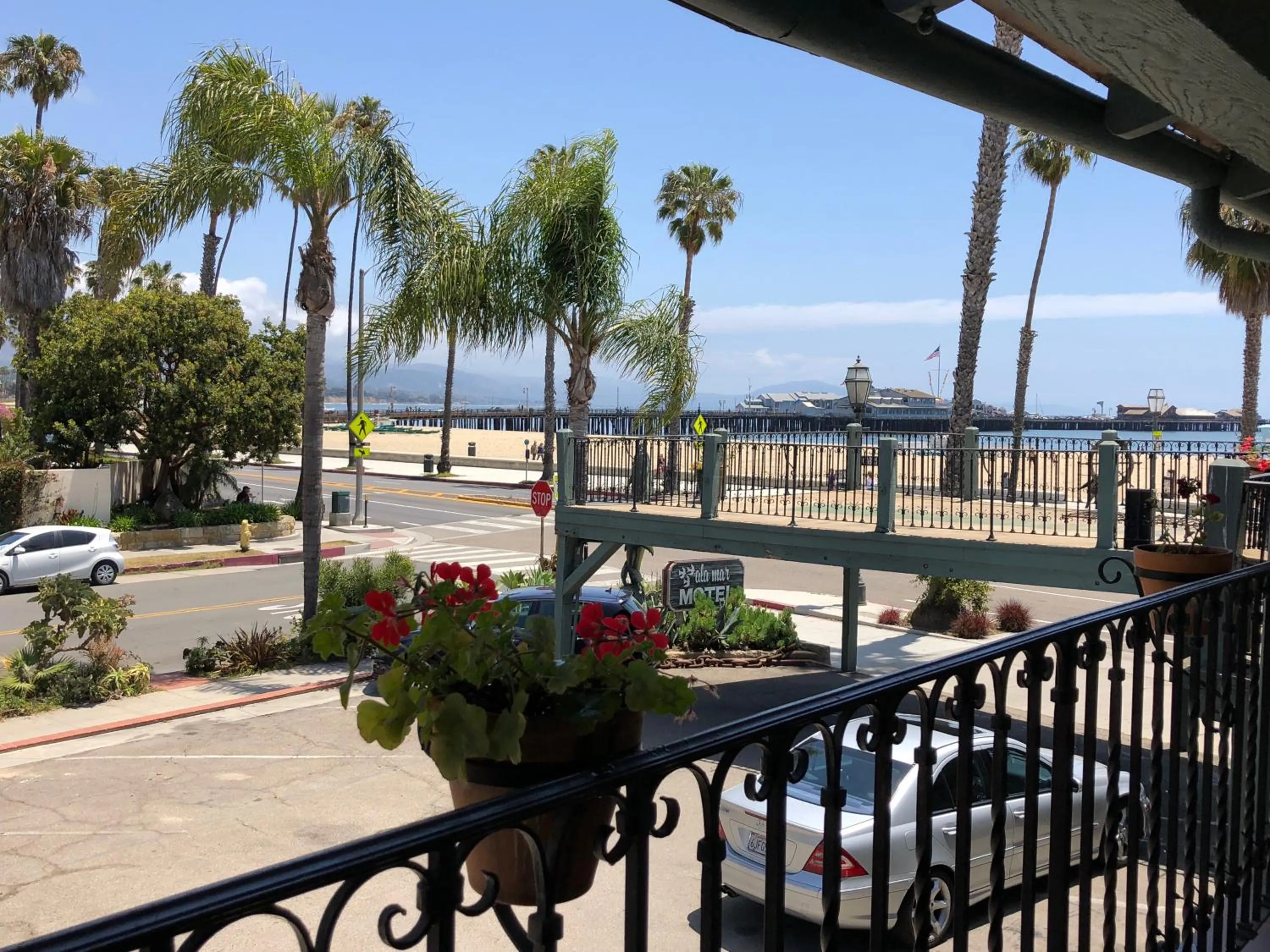 Facade/entrance in Ala Mar by the Sea