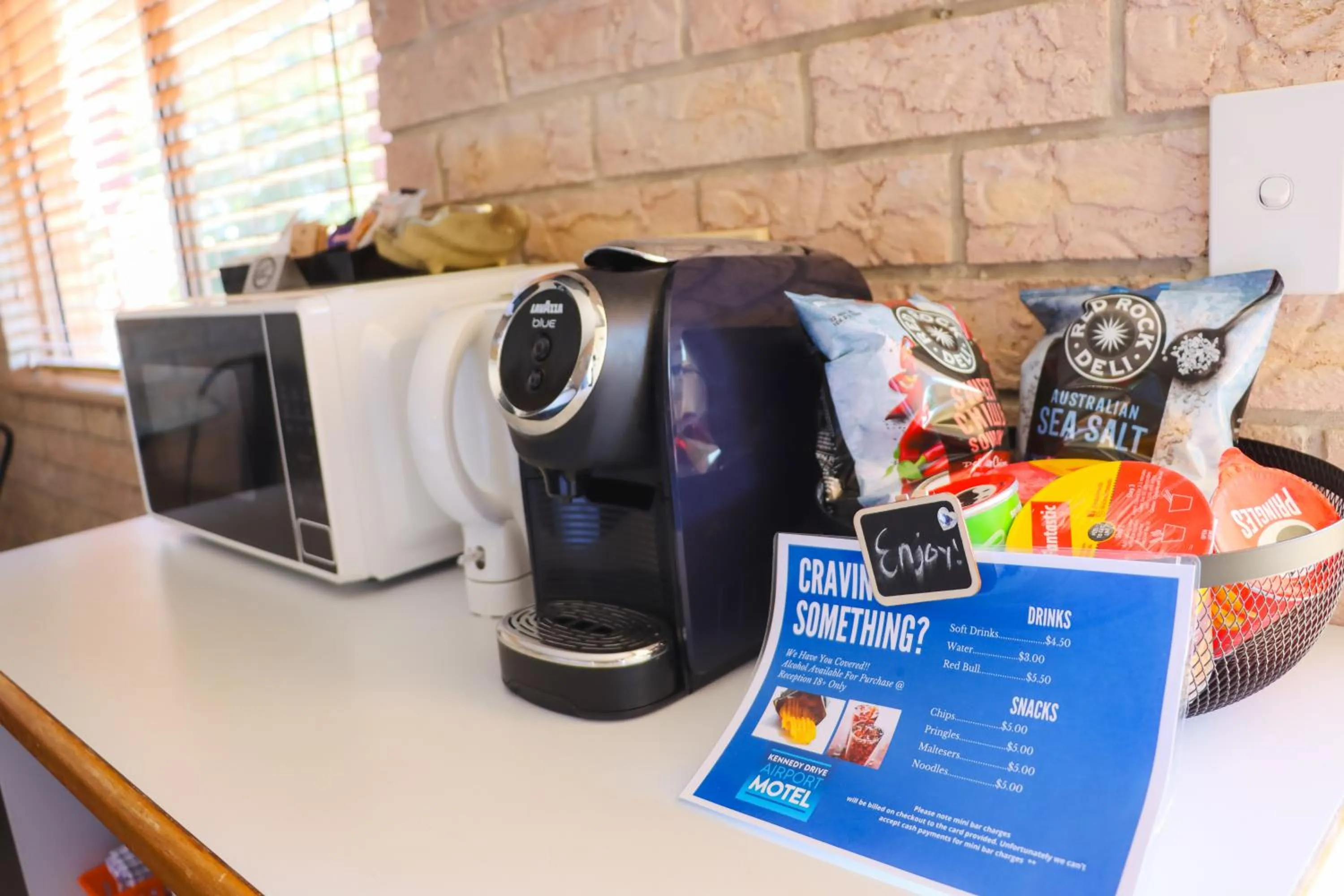 Kennedy Drive Boutique Motel - Close To City Centre & Airport