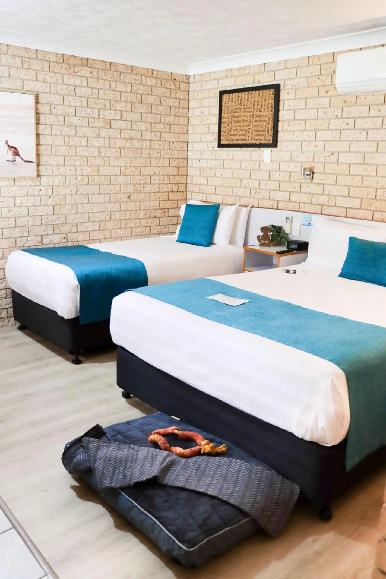 Bed in Kennedy Drive Boutique Motel - Close To City Centre & Airport