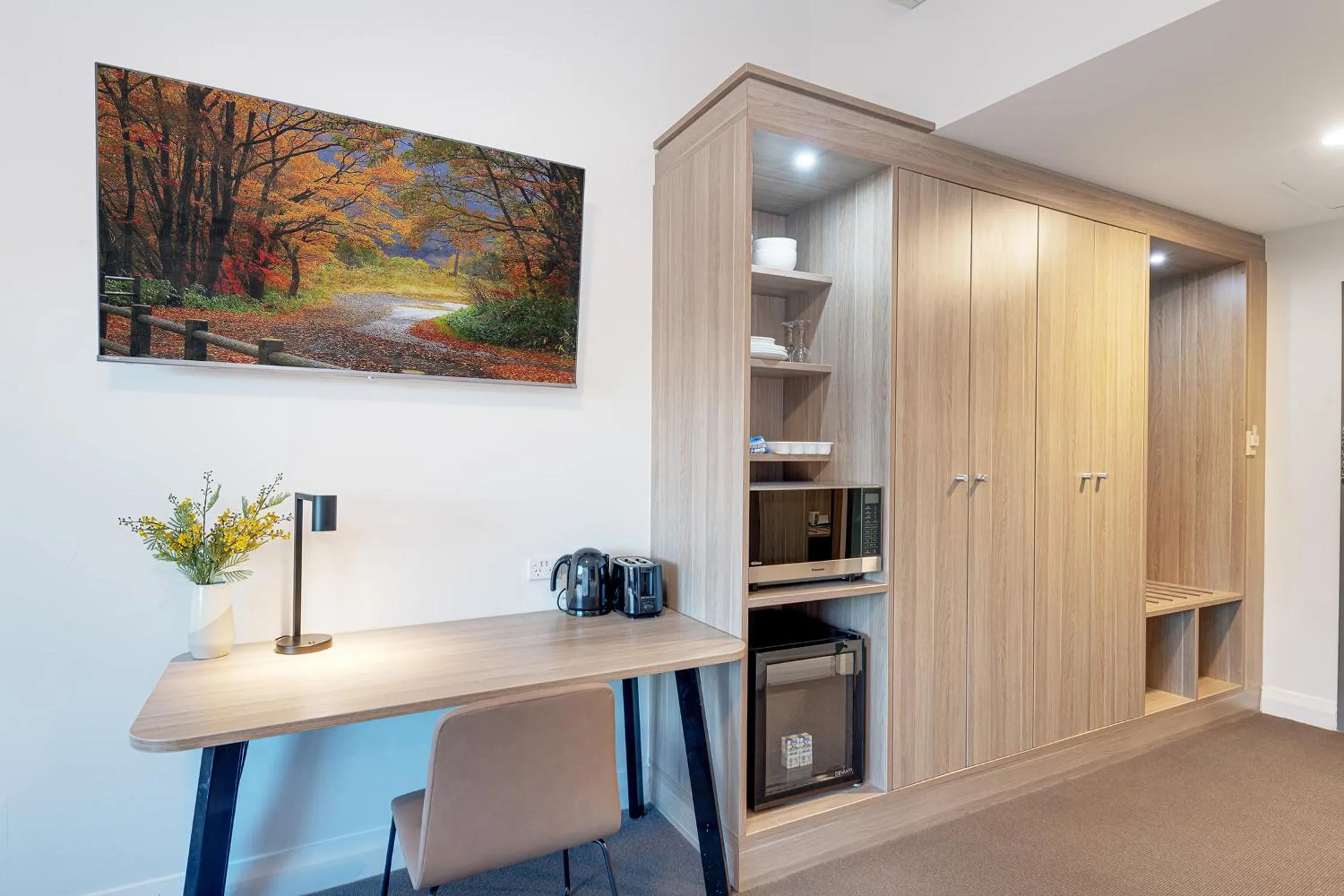 wardrobe in Littomore Hotel on Stewart, Bathurst