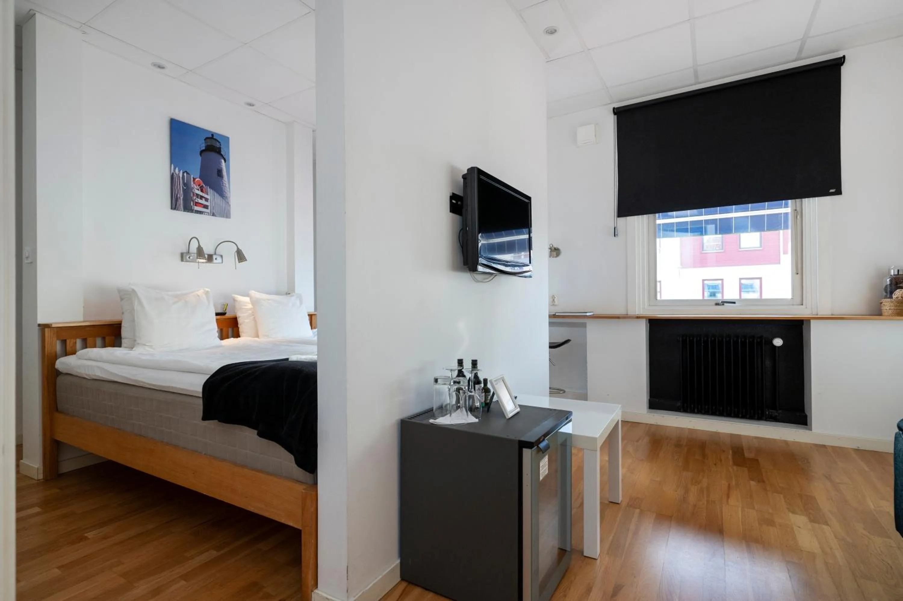 Photo of the whole room, Bed in Port Hotel