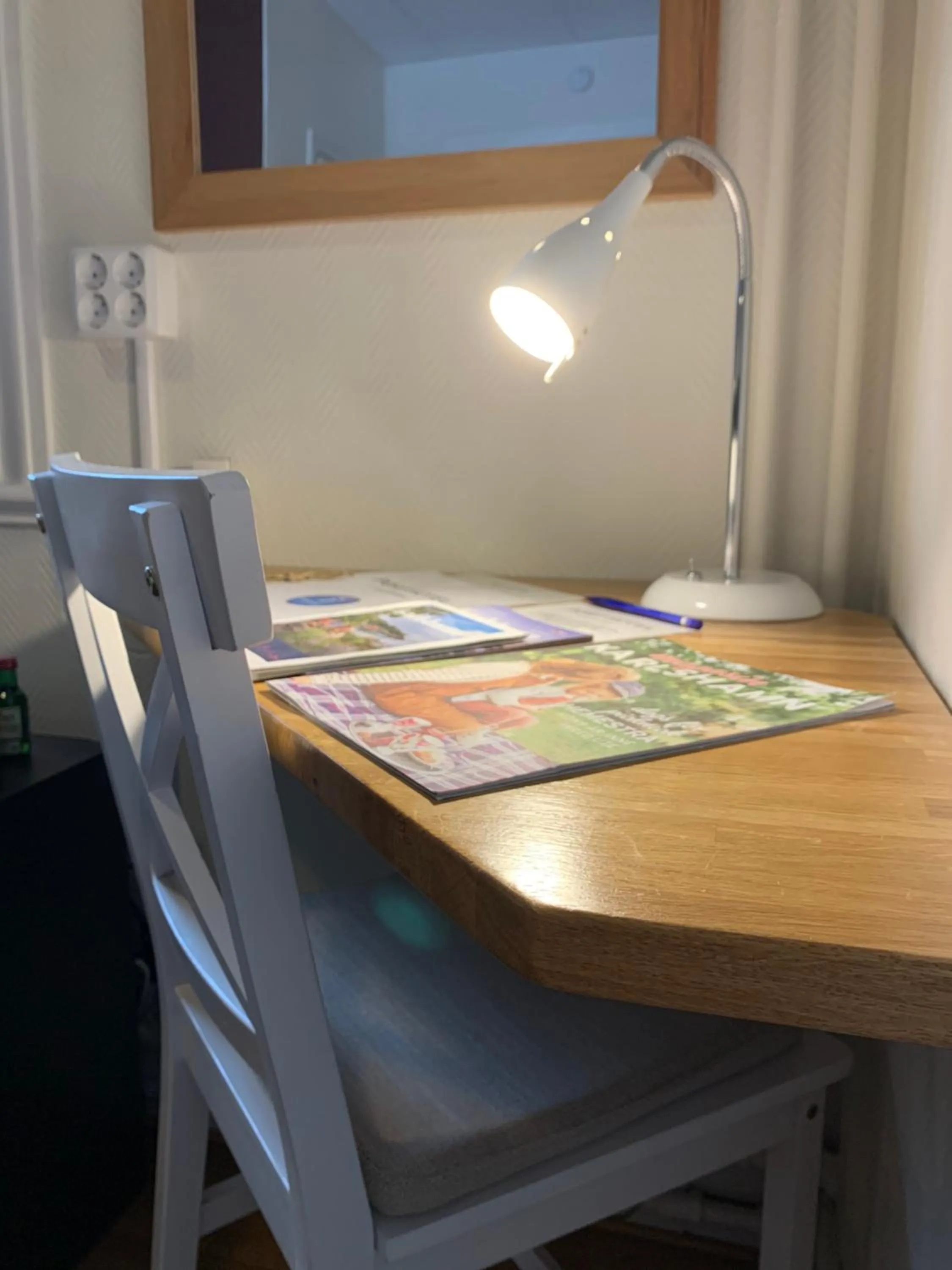 Photo of the whole room in Port Hotel