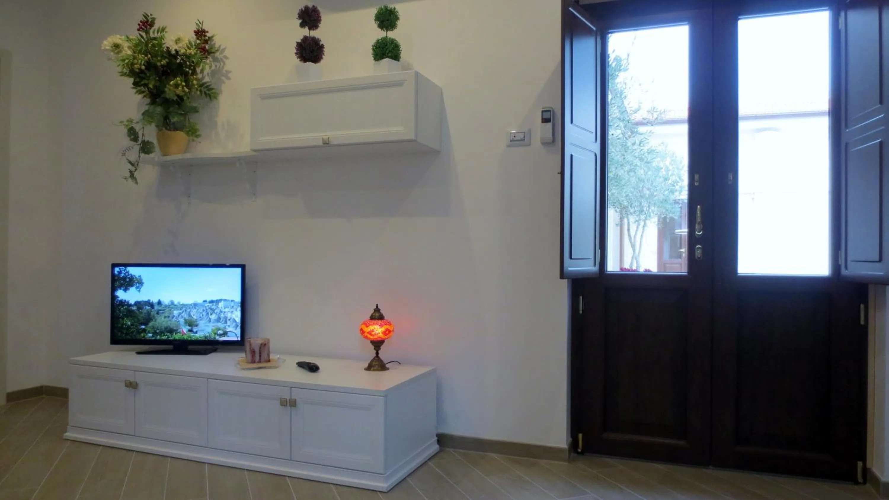 TV and multimedia in Domus Antiqua Residence