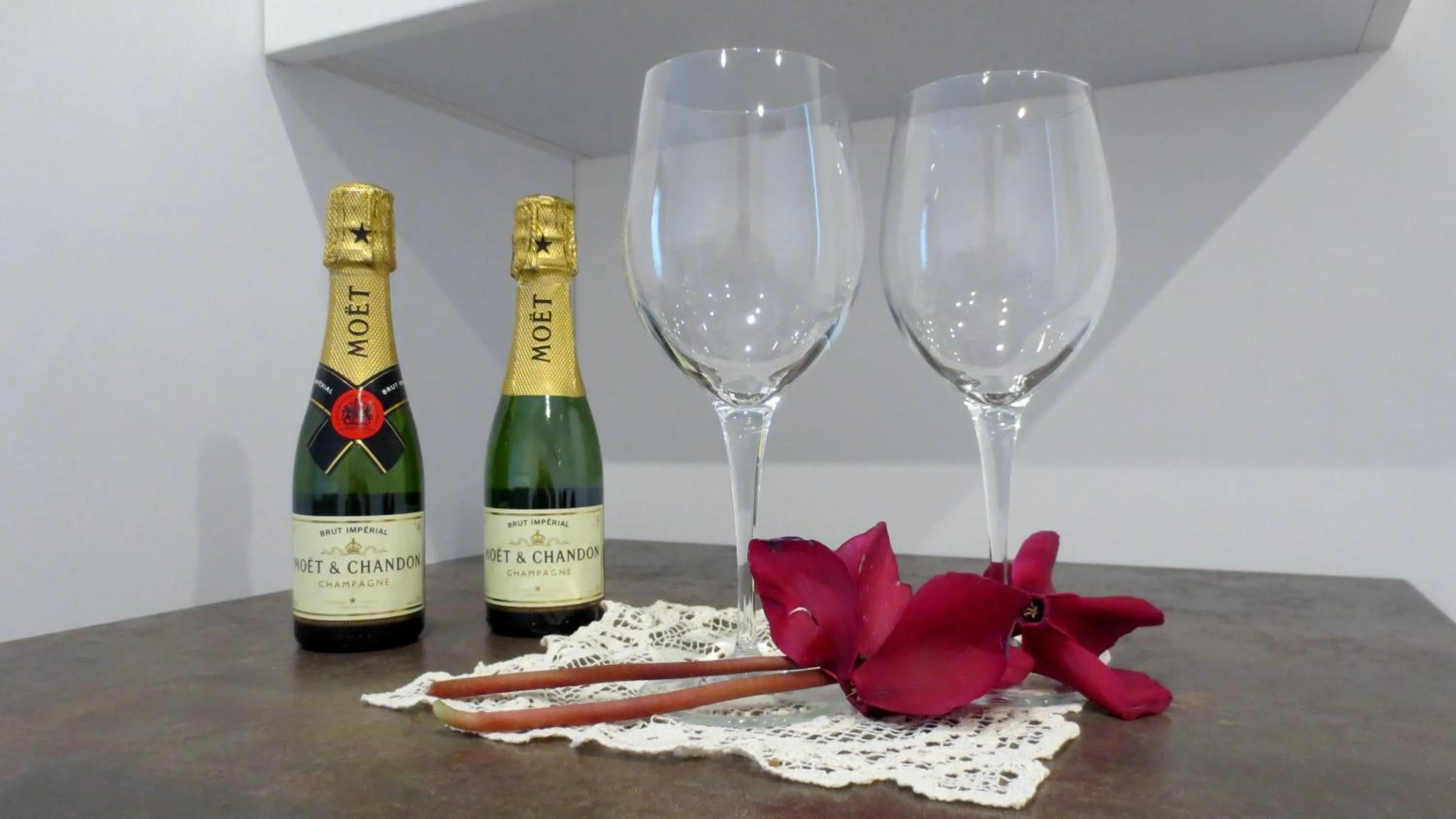 Alcoholic drinks in Domus Antiqua Residence