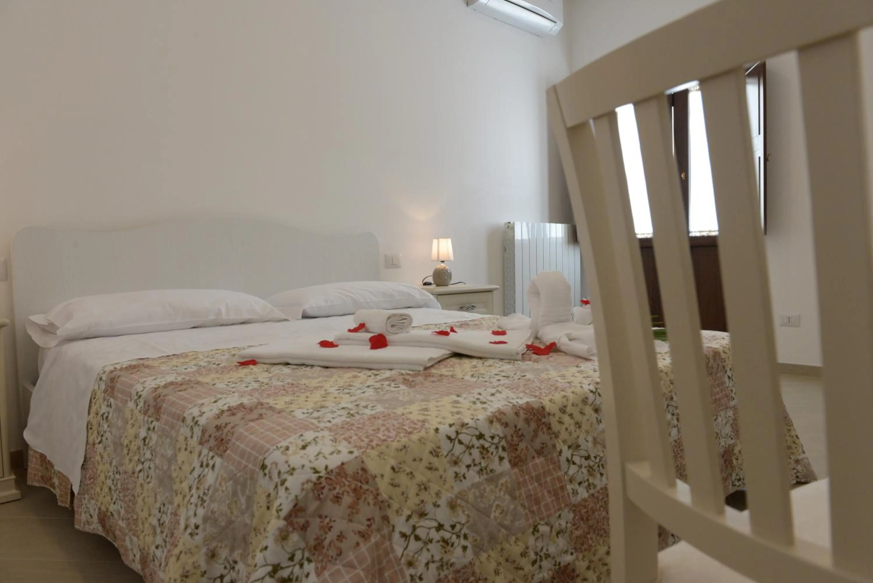 Bedroom, Bed in Domus Antiqua Residence