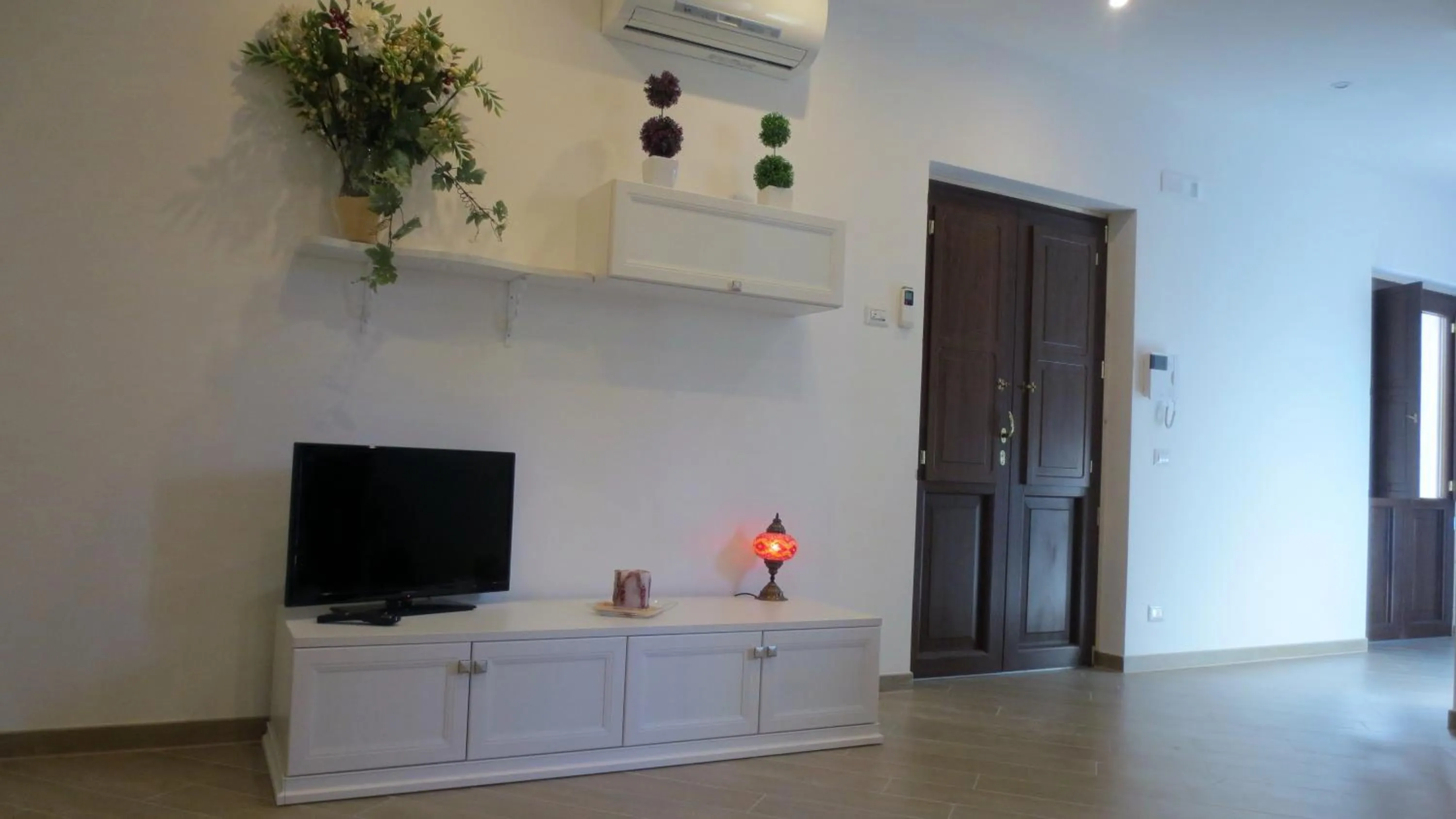 TV and multimedia in Domus Antiqua Residence