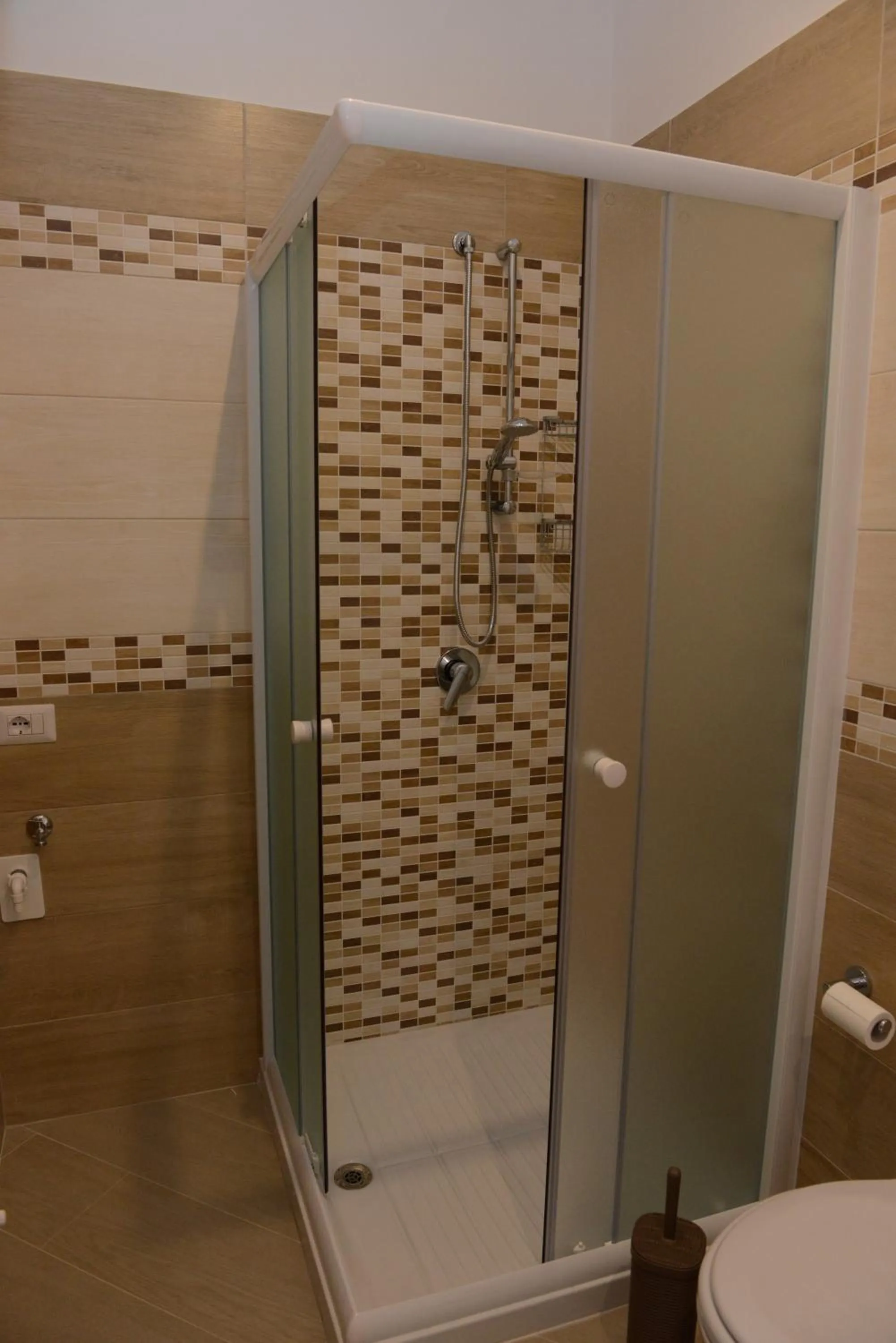 Shower in Domus Antiqua Residence