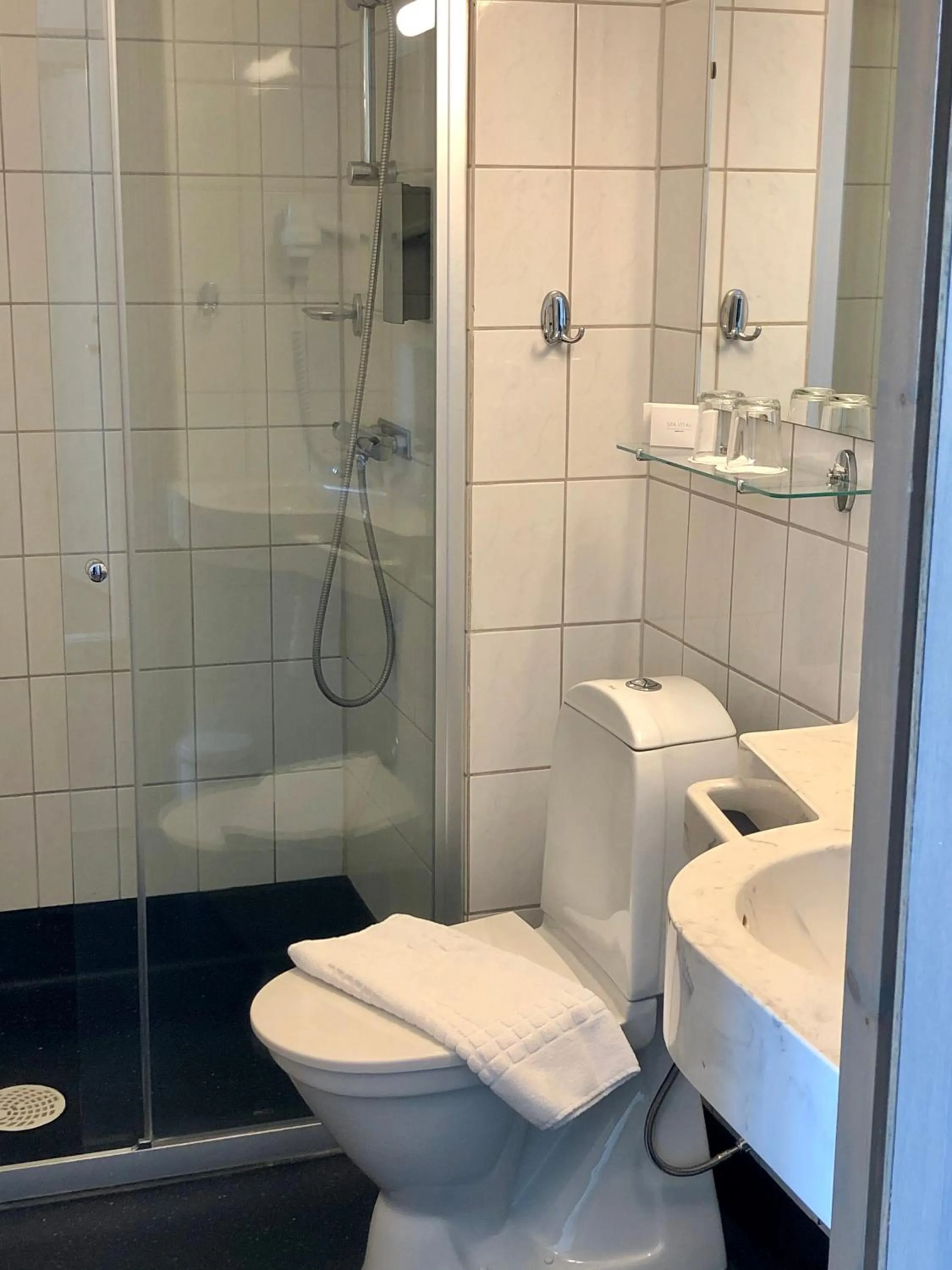 Bathroom in Grand Hotel Falkenberg