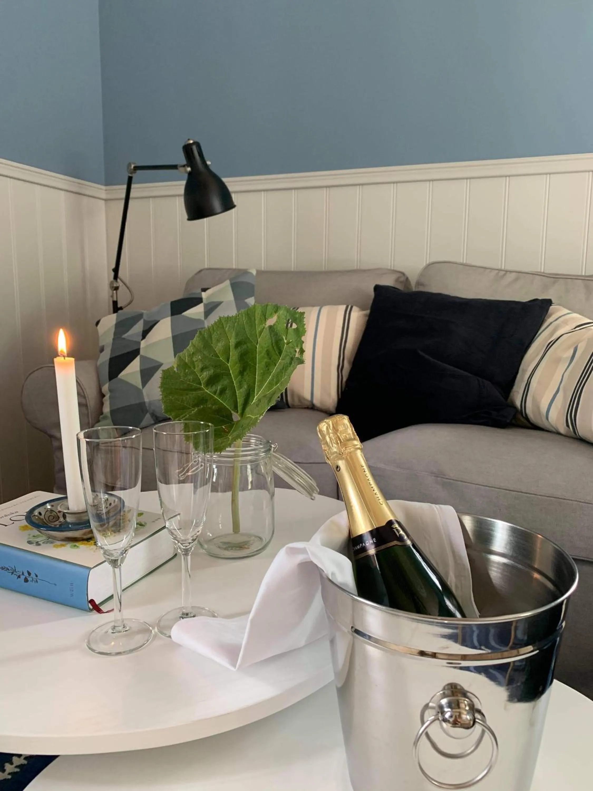 Seating area in Wallby Säteri