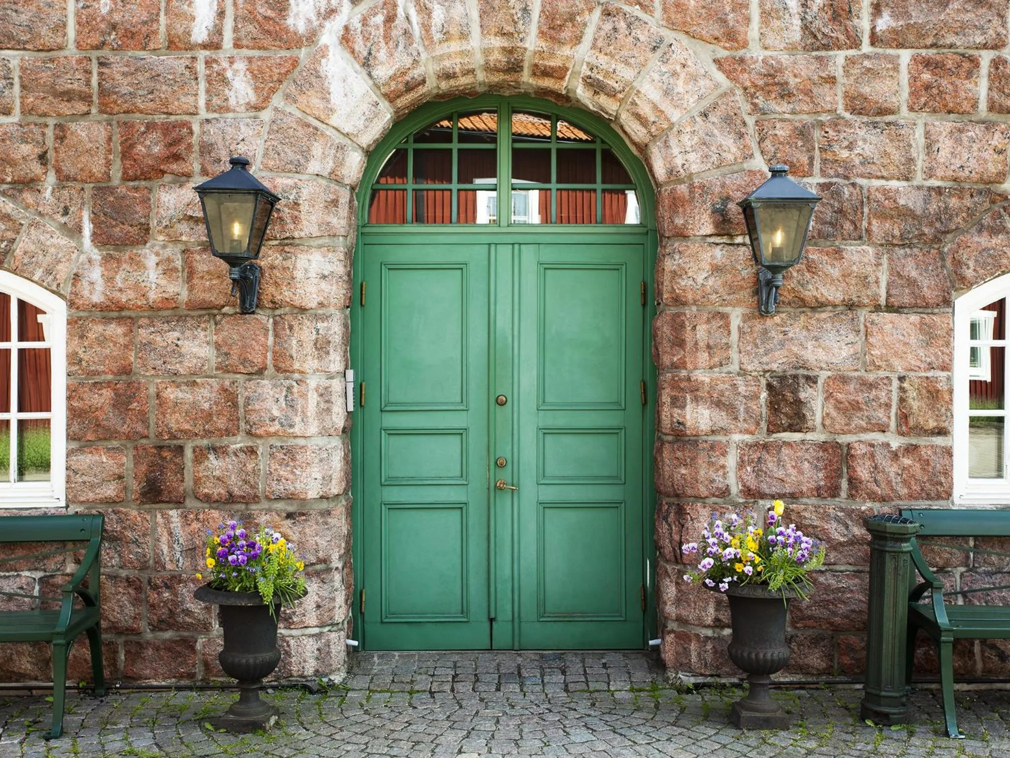 Facade/entrance in Fågelbro Säteri