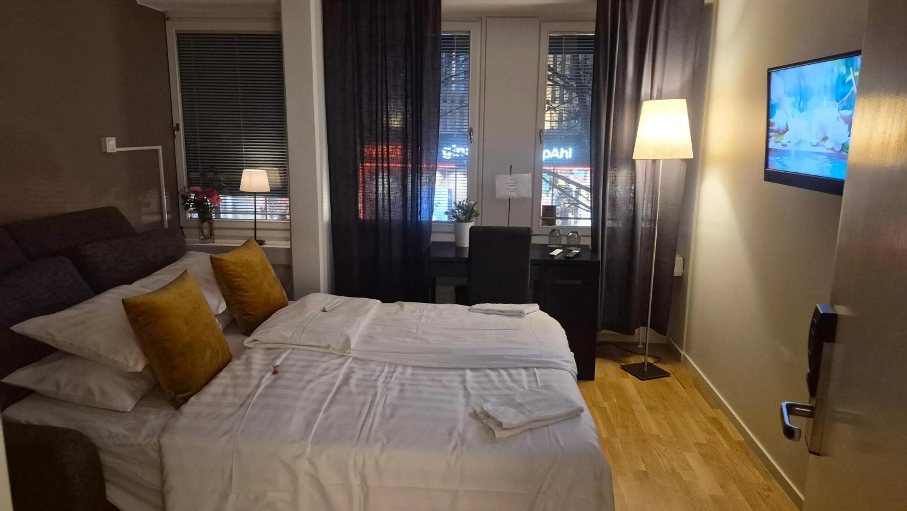 Living room, Bed in Hotell Västerås