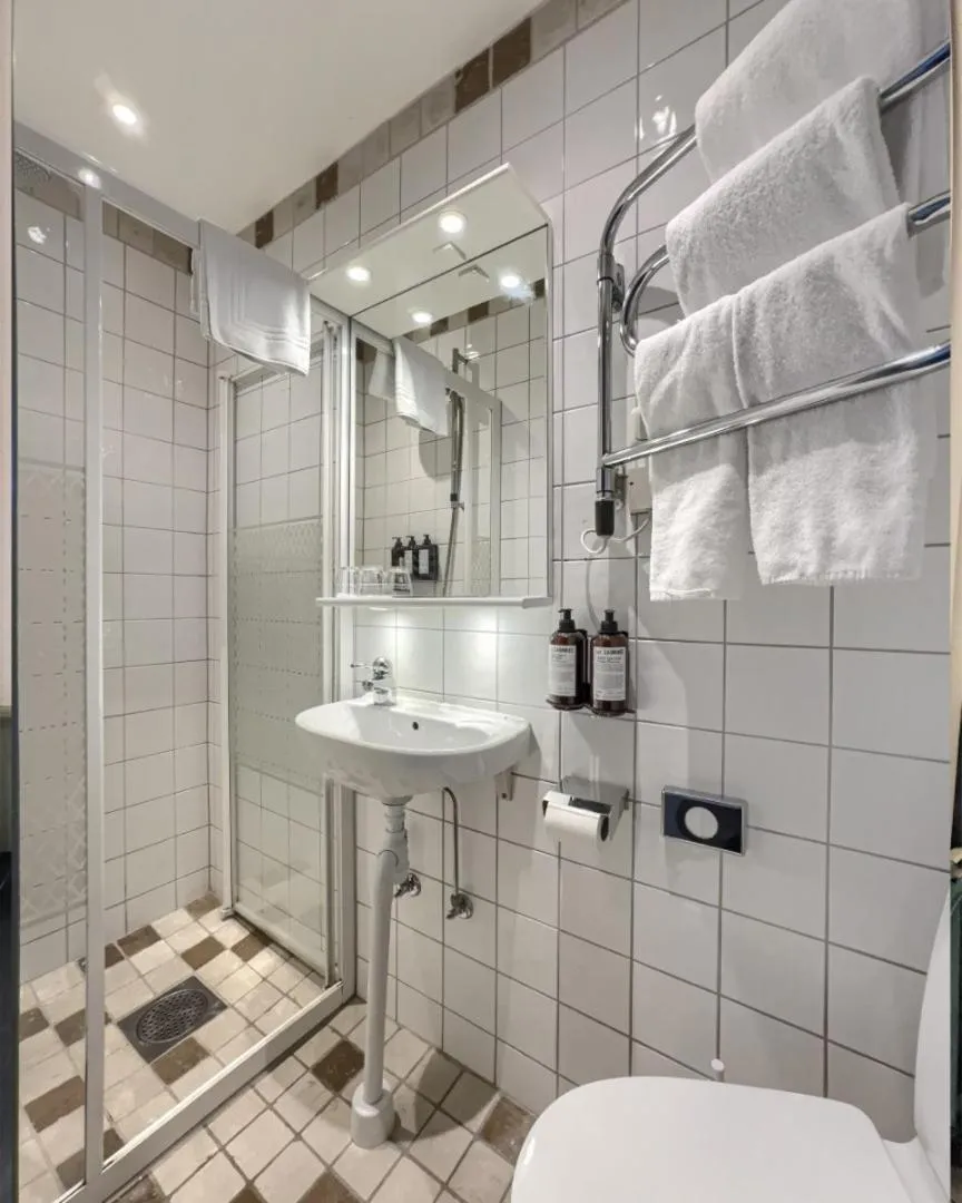 Bathroom in Waxholms Hotell