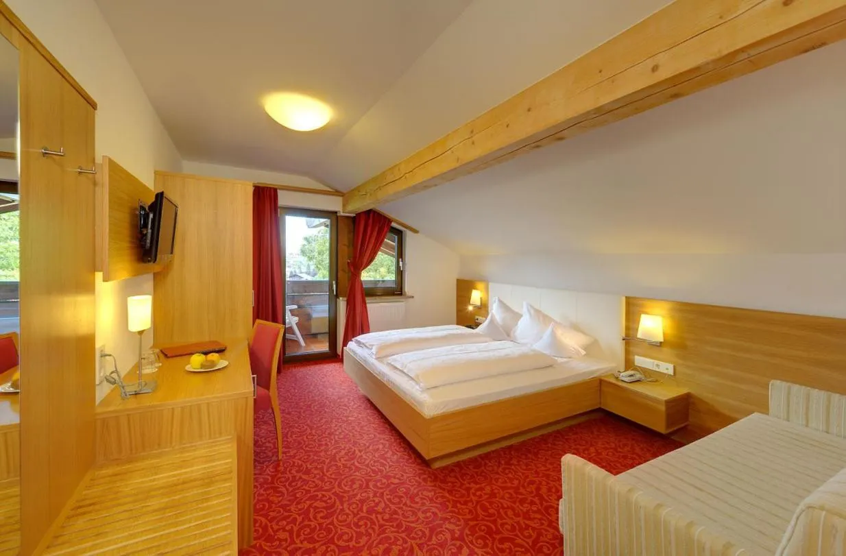 Photo of the whole room, Bed in Hotel Laurin