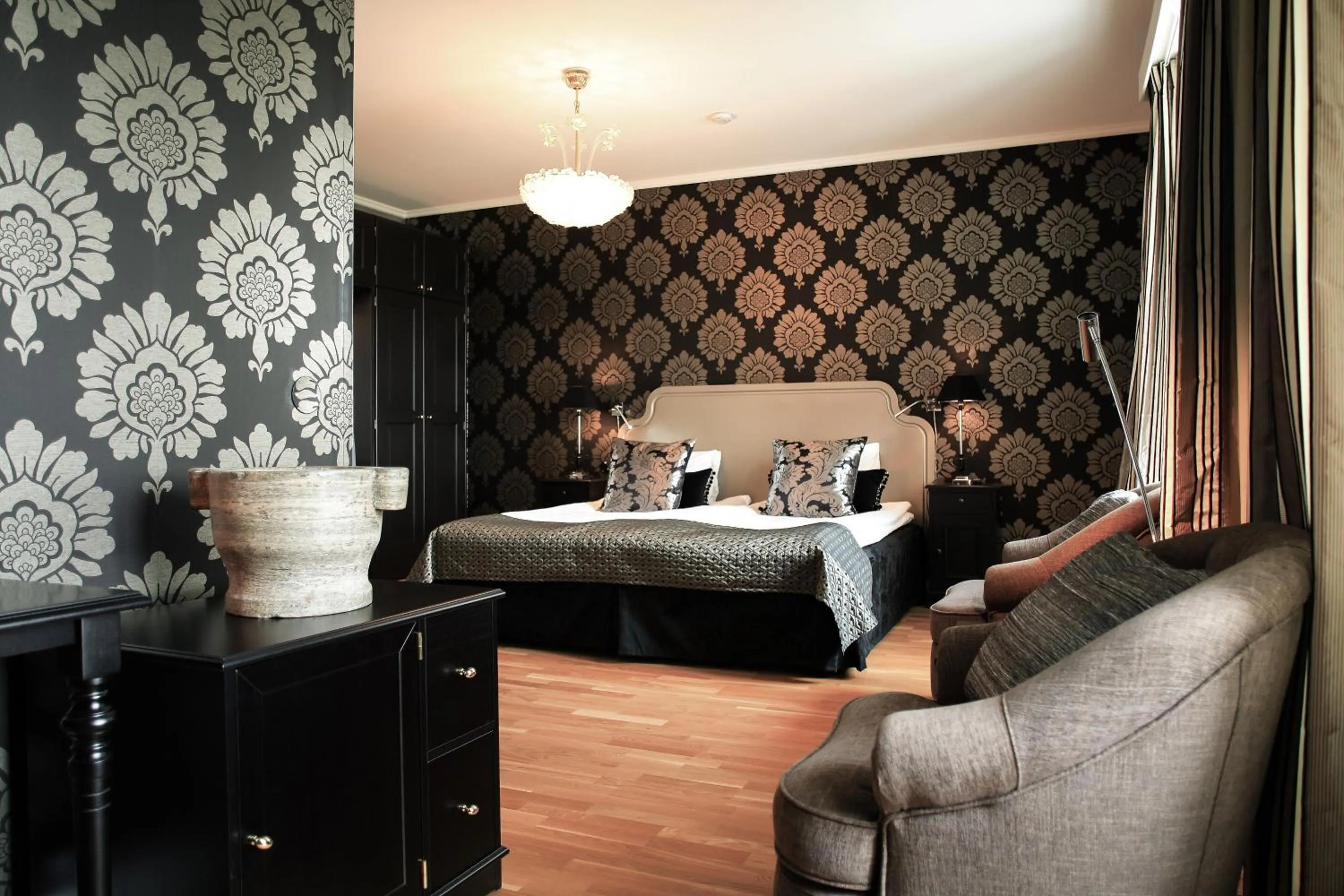 Bed in Bjertorp Slott