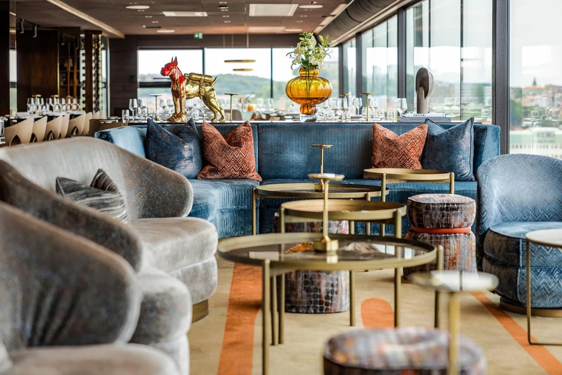 Restaurant/places to eat in Hotel Riverton