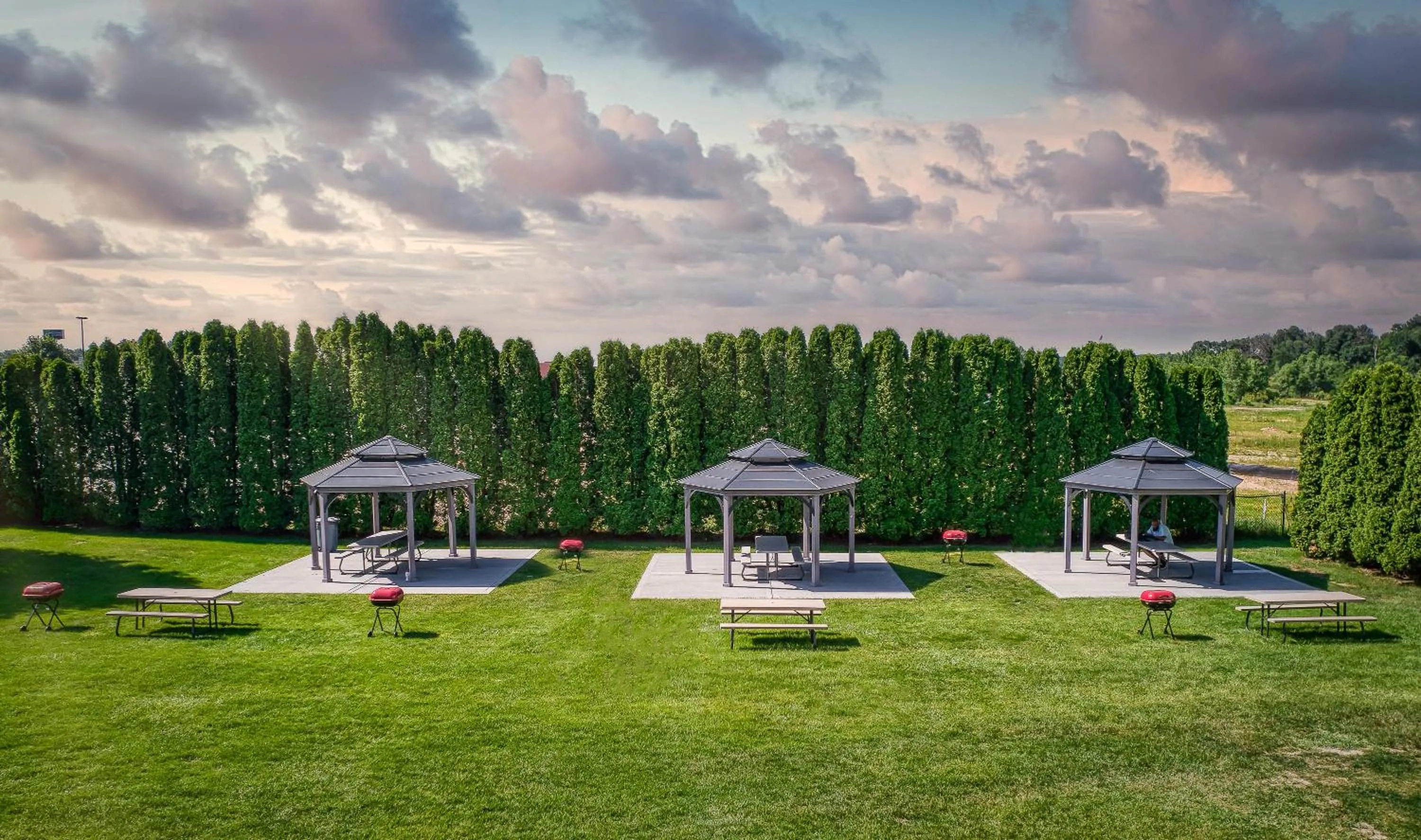 Grand Marquis Waterpark Hotel & Suites