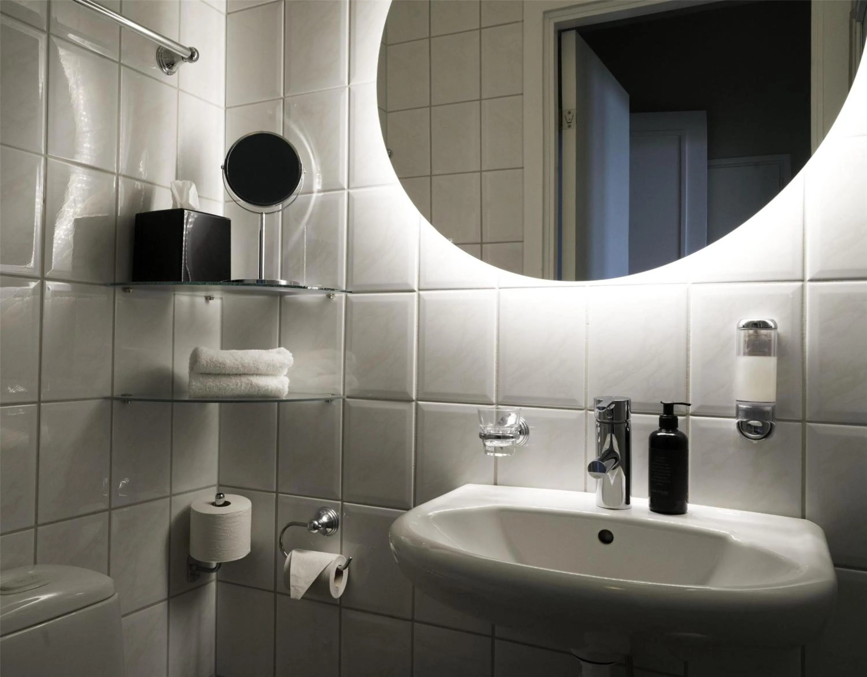 Bathroom in Grand Hotel Jonkoping, BW Signature Collection