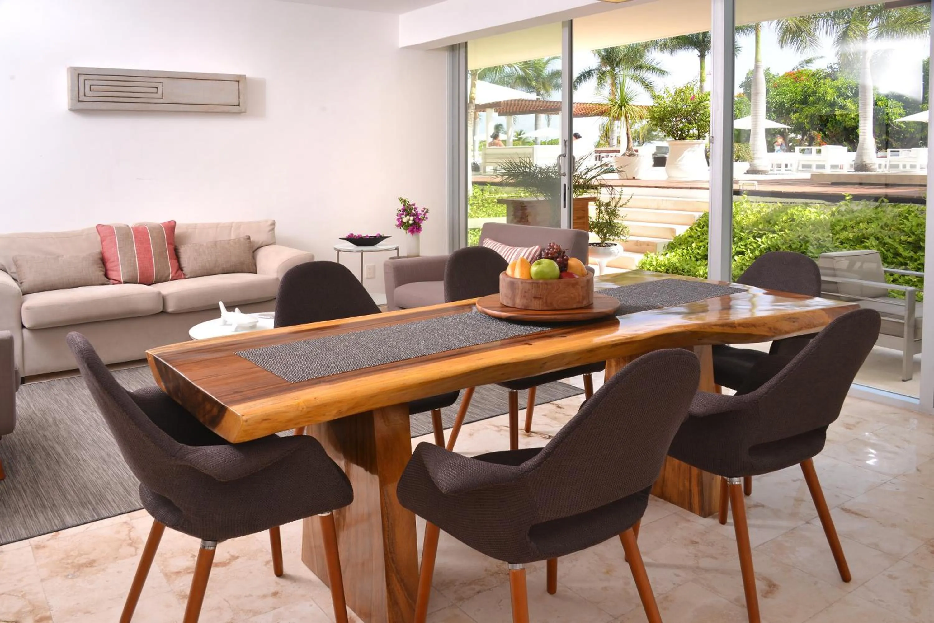Dining area in Magia Beachside Condo