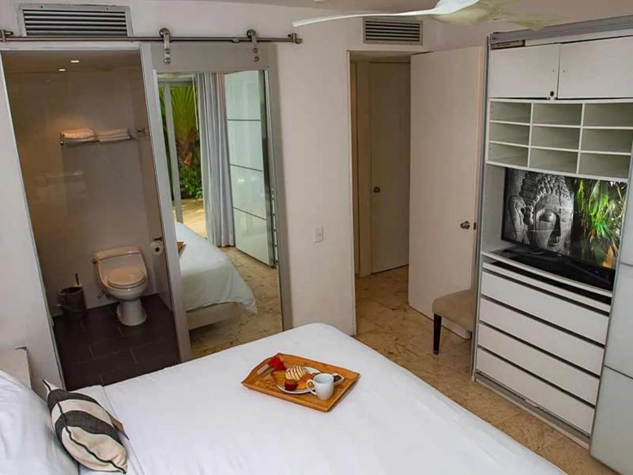 Bathroom, Bed in Magia Beachside Condo