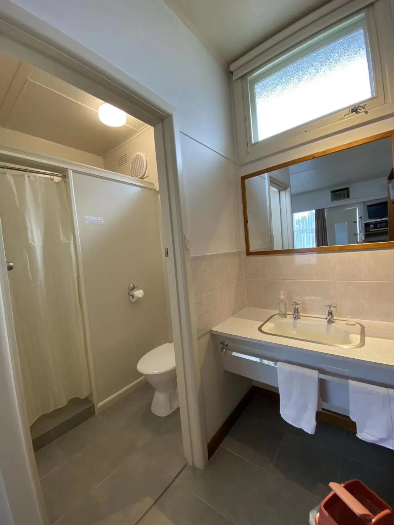 Bathroom in The Terang Motor Inn