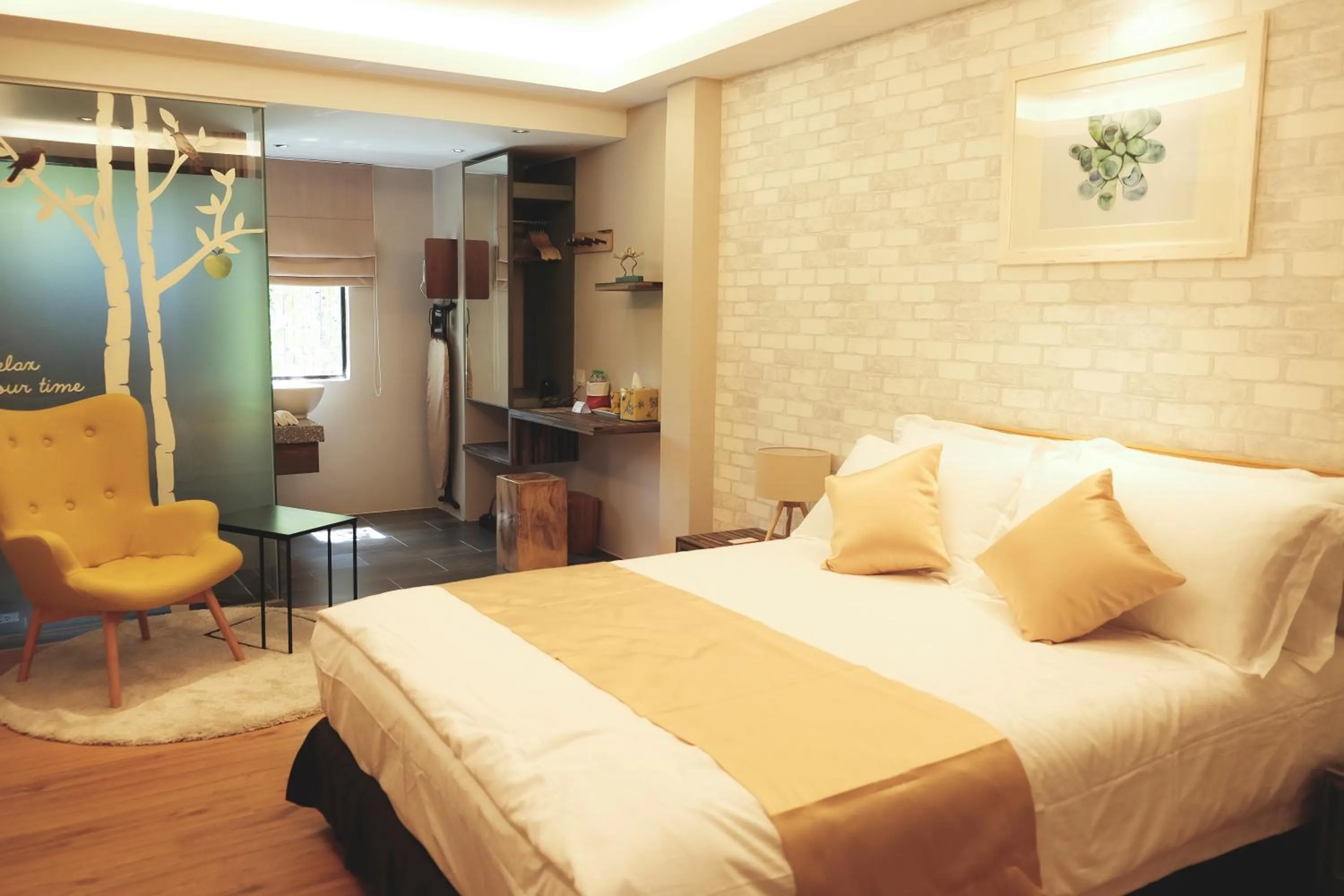 Photo of the whole room, Bed in Sojourn Spa Hotel