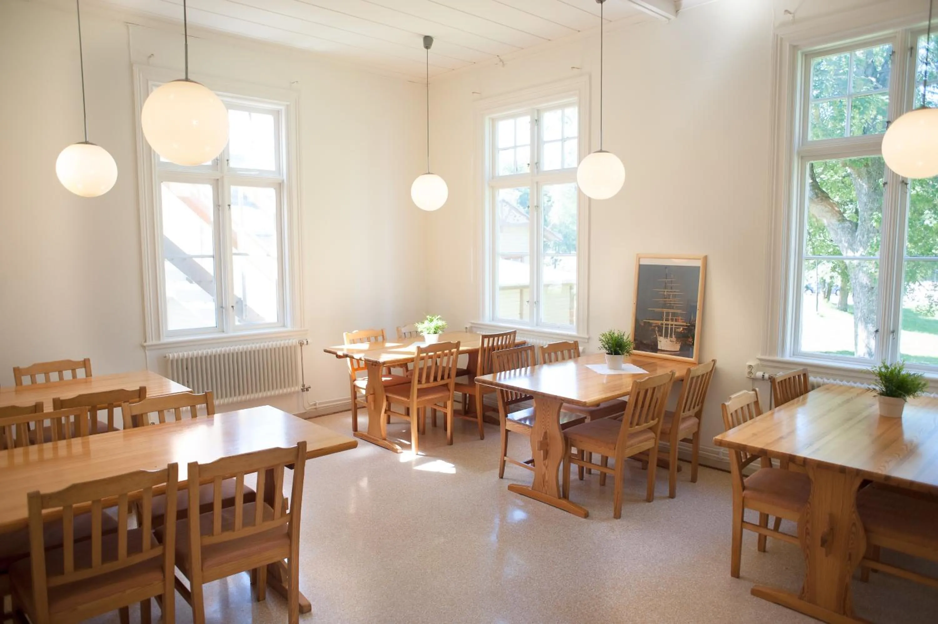 Restaurant/places to eat in Ronneby Brunnspark Vandrarhem och B&B