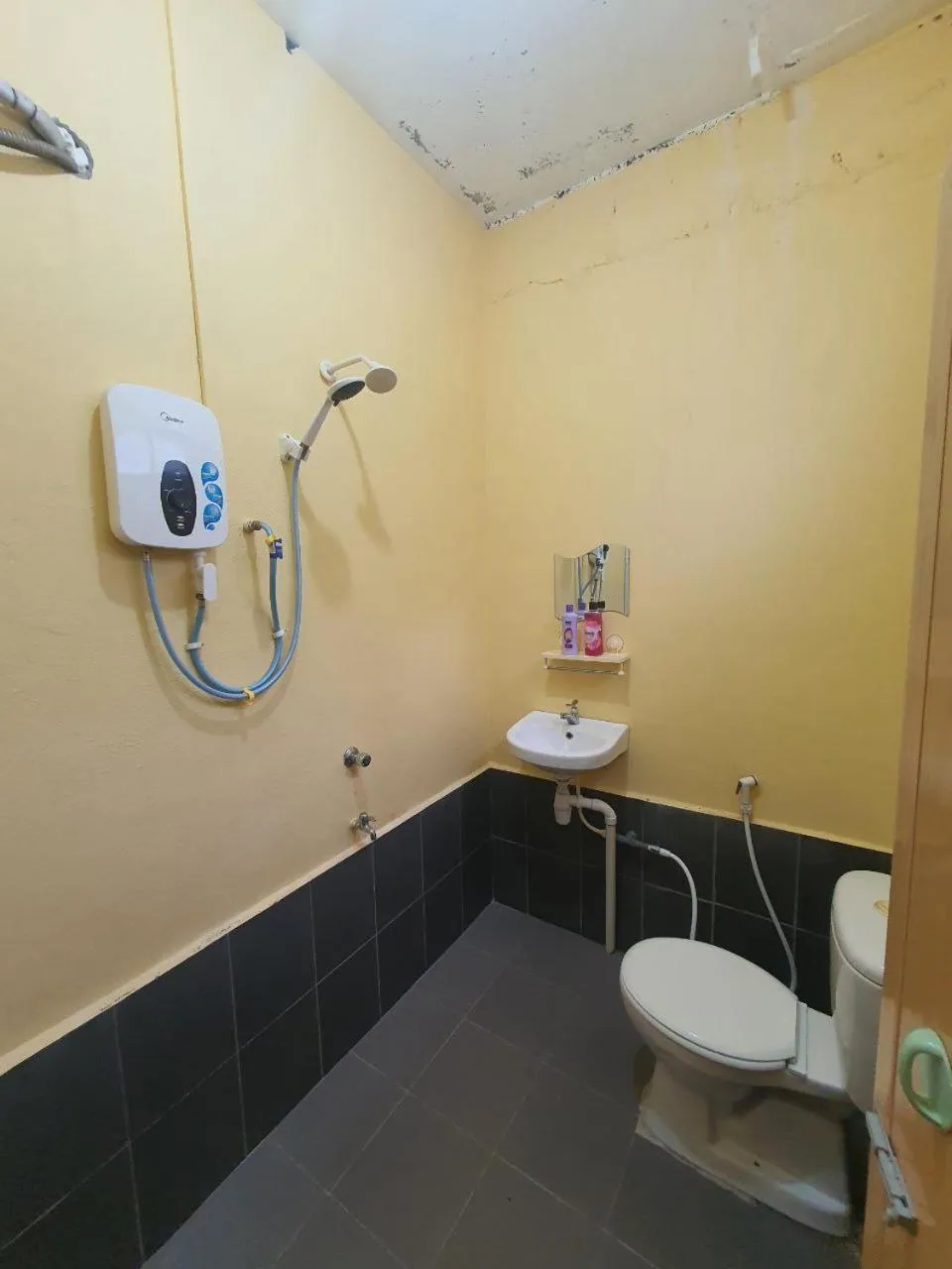 Toilet in NKS Chalet