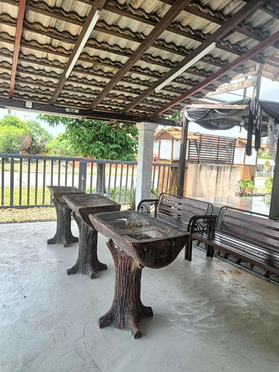 Dining area in NKS Chalet