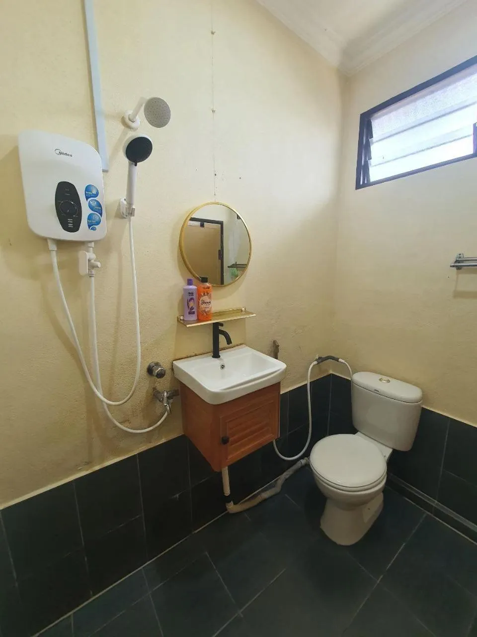 Toilet in NKS Chalet