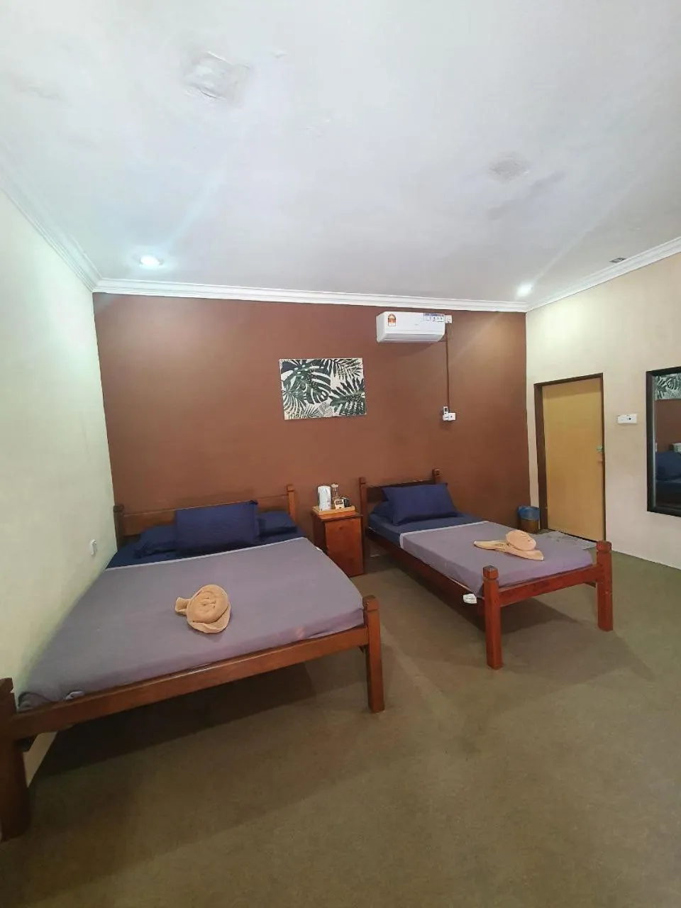 Photo of the whole room, Bed in NKS Chalet