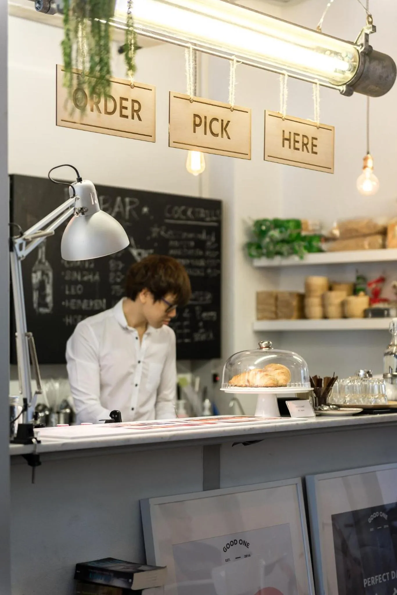 Good One Poshtel & Cafe Bar